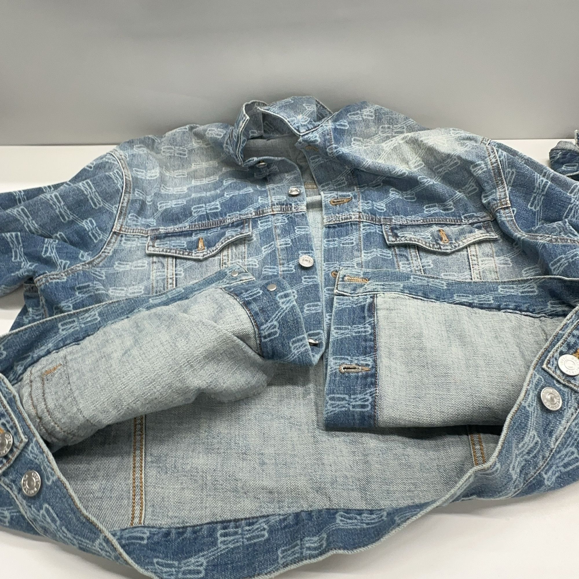 Balenciaga Balenciaga Logo Print Denim Jacket XS Size US XS / EU 42 / 0 - 7 Thumbnail