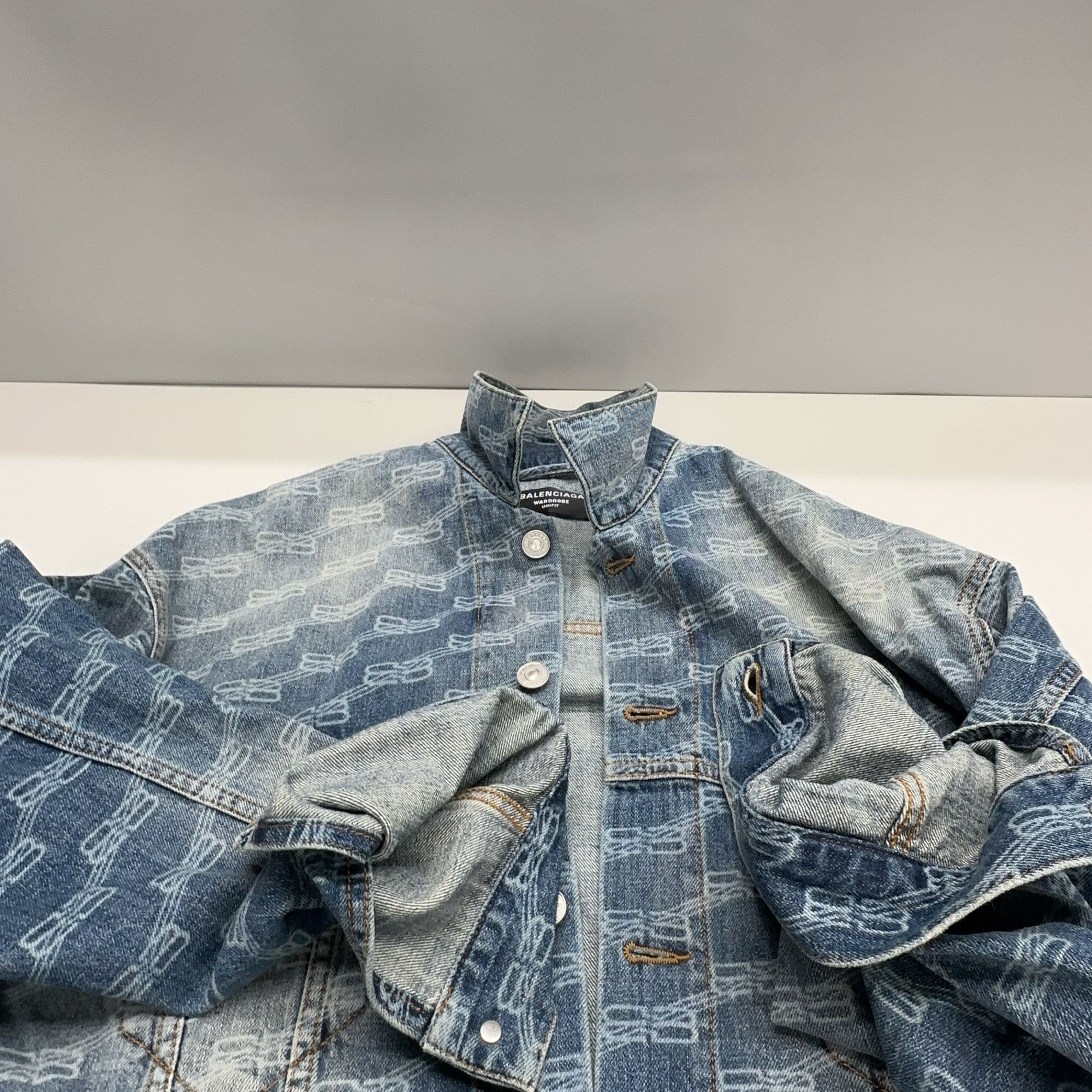 Balenciaga Balenciaga Logo Print Denim Jacket XS Size US XS / EU 42 / 0 - 8 Thumbnail