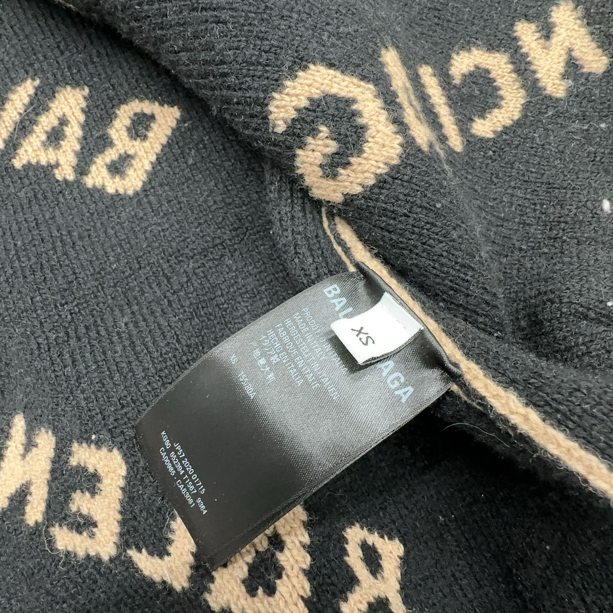 Balenciaga Balenciaga All-Over Logo Knit Cardigan Size XS Size XS / US 0-2 / IT 36-38 - 5 Thumbnail