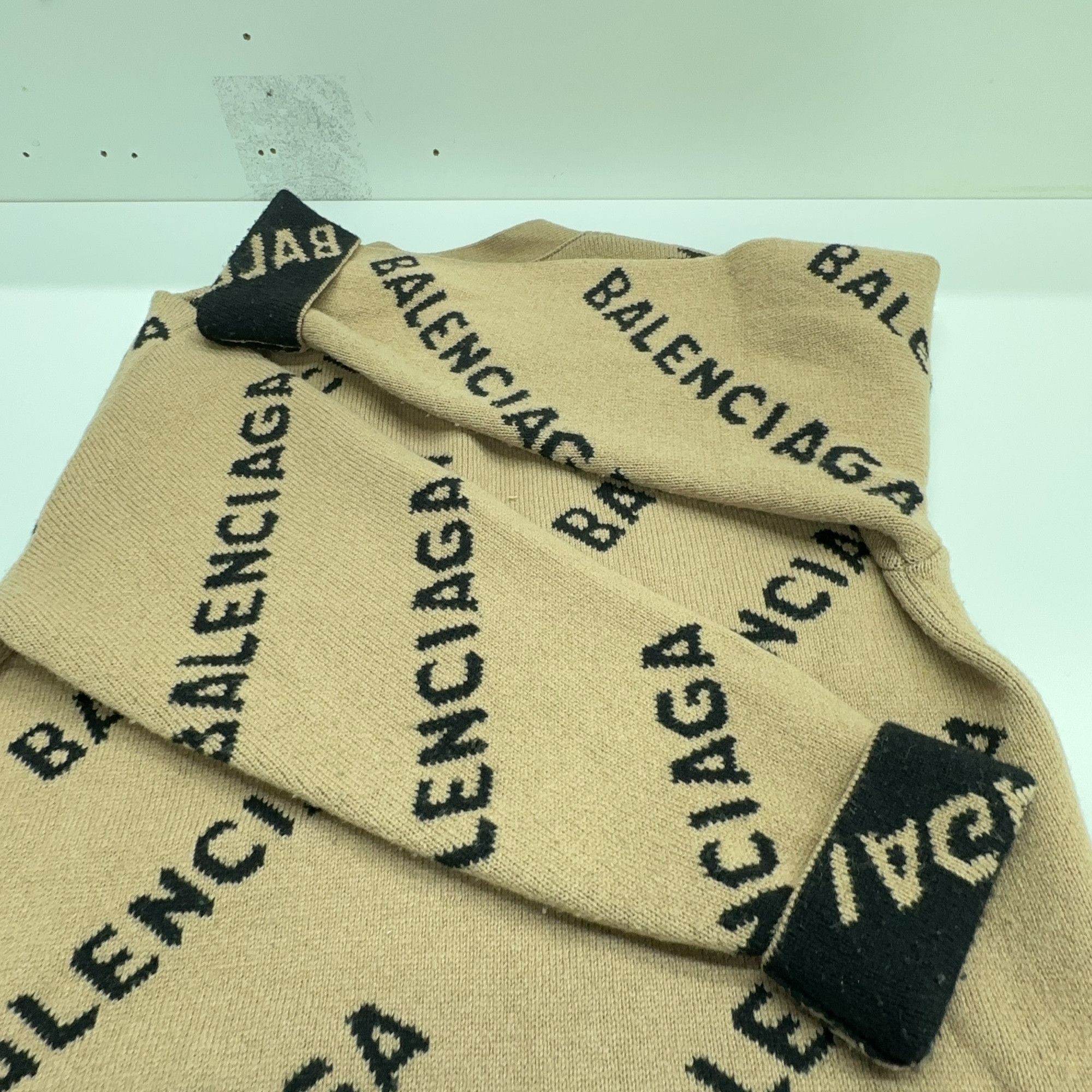 Balenciaga Balenciaga All-Over Logo Knit Cardigan Size XS Size XS / US 0-2 / IT 36-38 - 12 Thumbnail