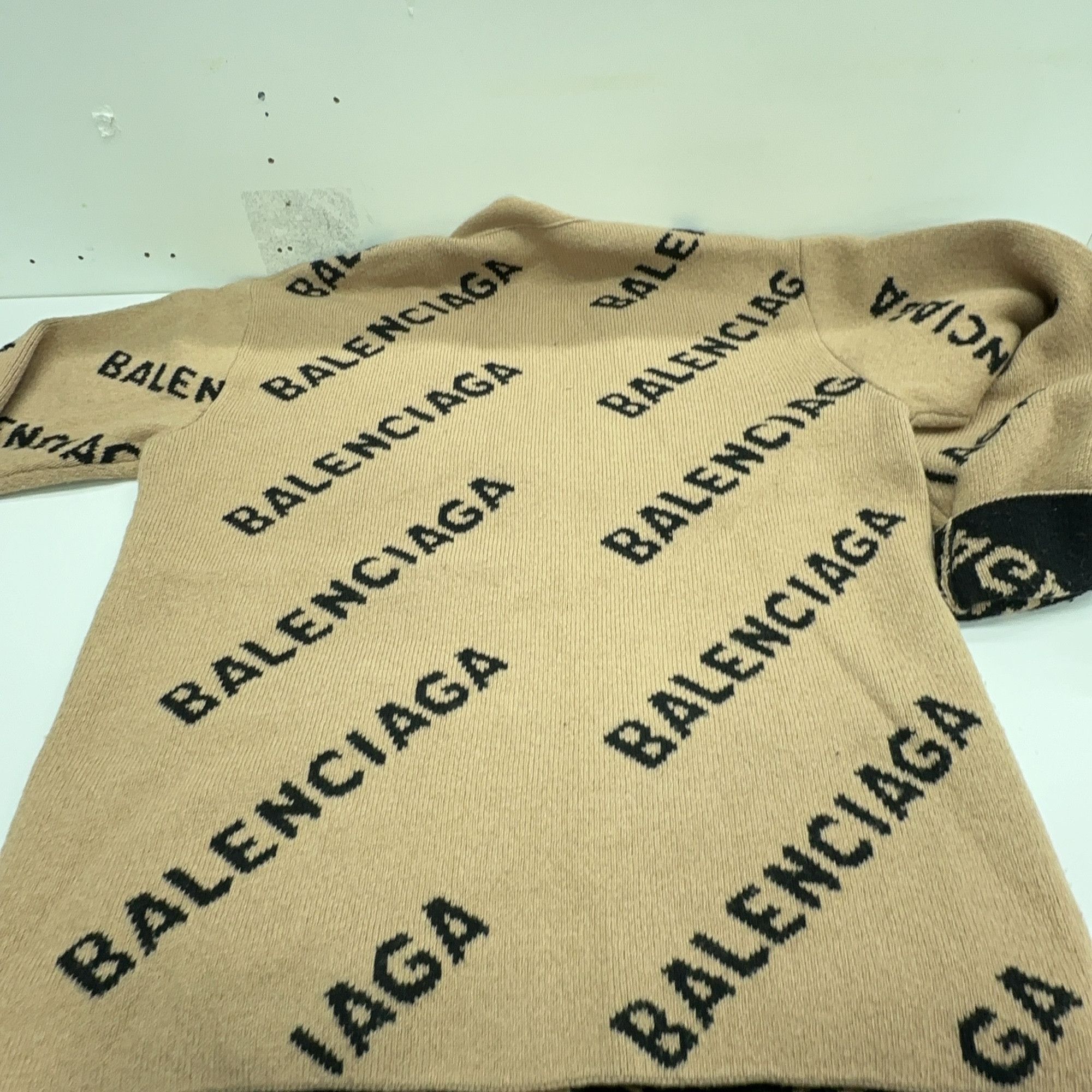 Balenciaga Balenciaga All-Over Logo Knit Cardigan Size XS Size XS / US 0-2 / IT 36-38 - 11 Thumbnail