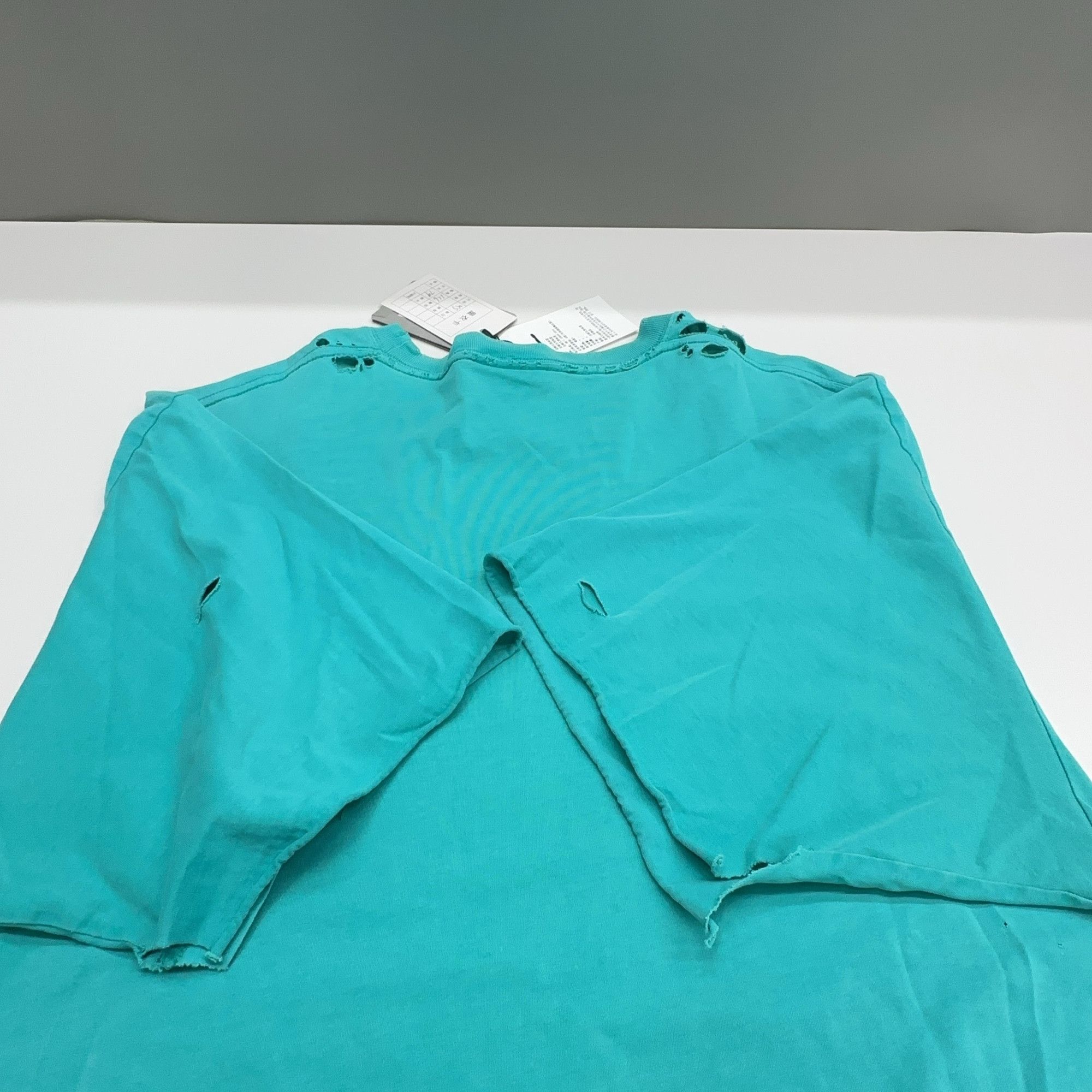 Balenciaga Balenciaga Logo Distressed T-Shirt Size XS Size US XS / EU 42 / 0 - 12 Thumbnail