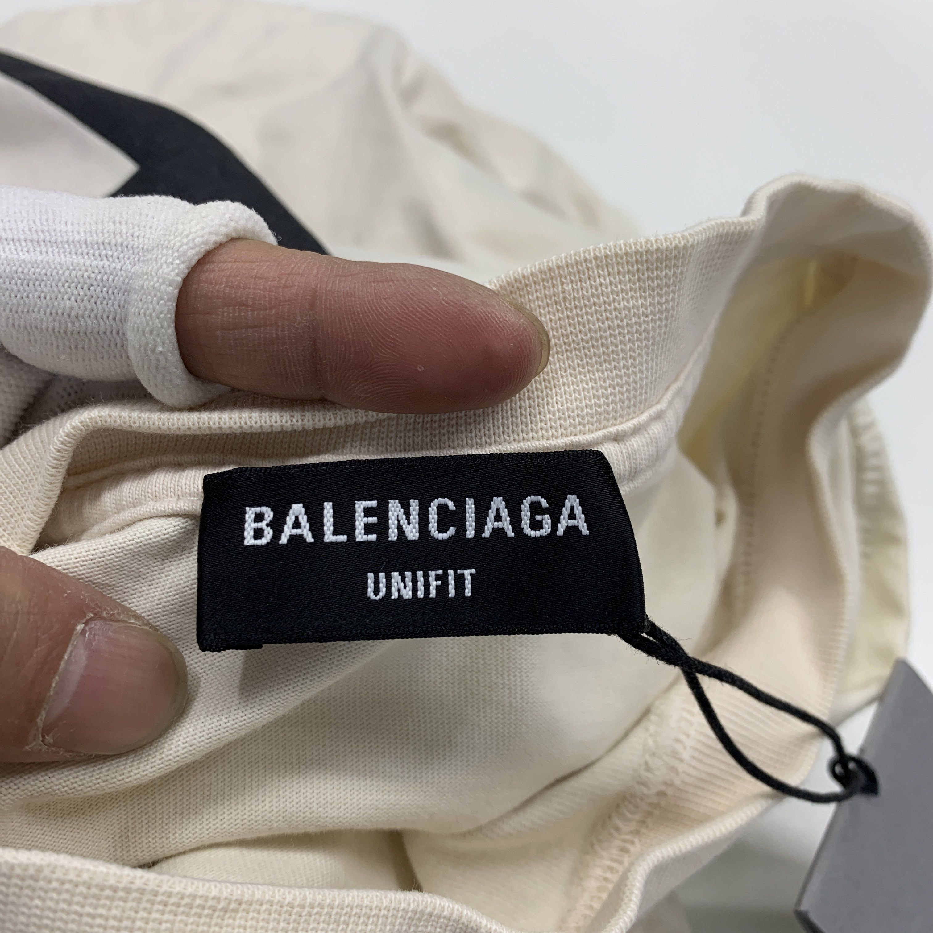 Balenciaga Balenciaga FBI Logo Graphic T-Shirt Size S Size US S / EU 44-46 / 1 - 3 Thumbnail