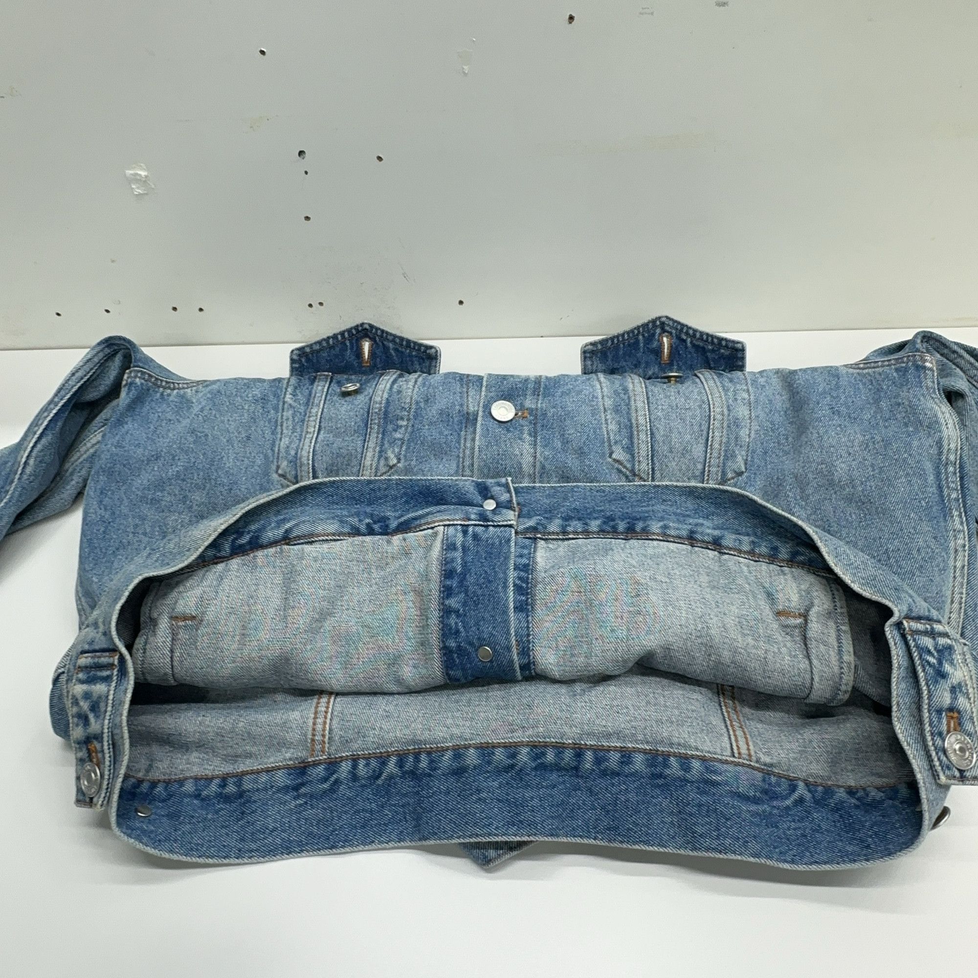 Balenciaga Balenciaga Back Embroidery Denim Jacket Size 36 Size XS / US 0-2 / IT 36-38 - 8 Thumbnail