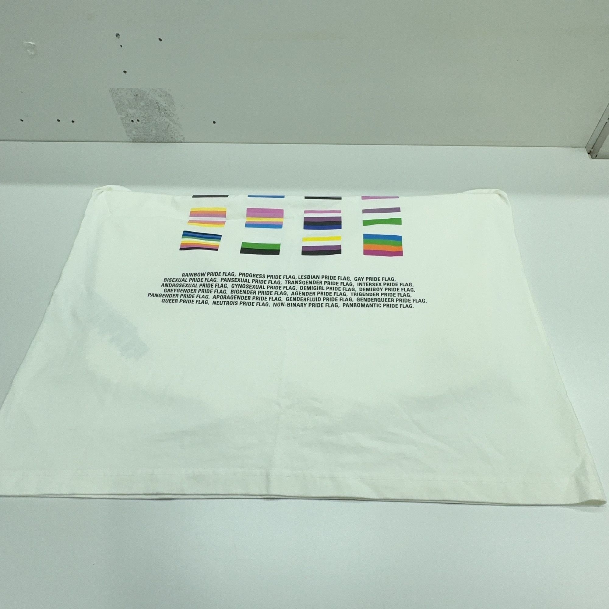 Balenciaga Balenciaga Pride 2022 T-Shirt Size S Size US S / EU 44-46 / 1 - 14 Thumbnail