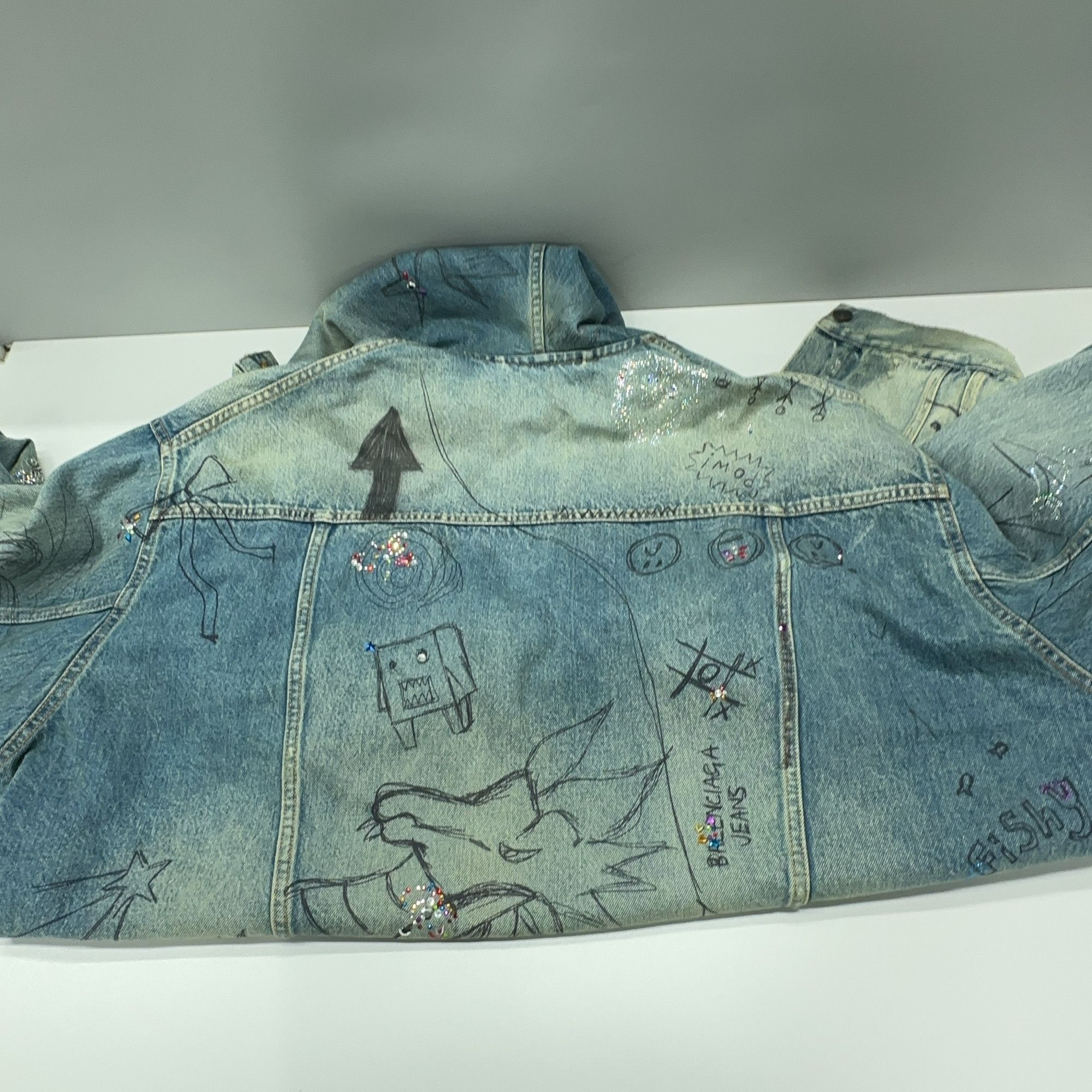 Balenciaga Balenciaga Graffiti Print Denim Hoodie Jacket Size M Size US M / EU 48-50 / 2 - 14 Thumbnail