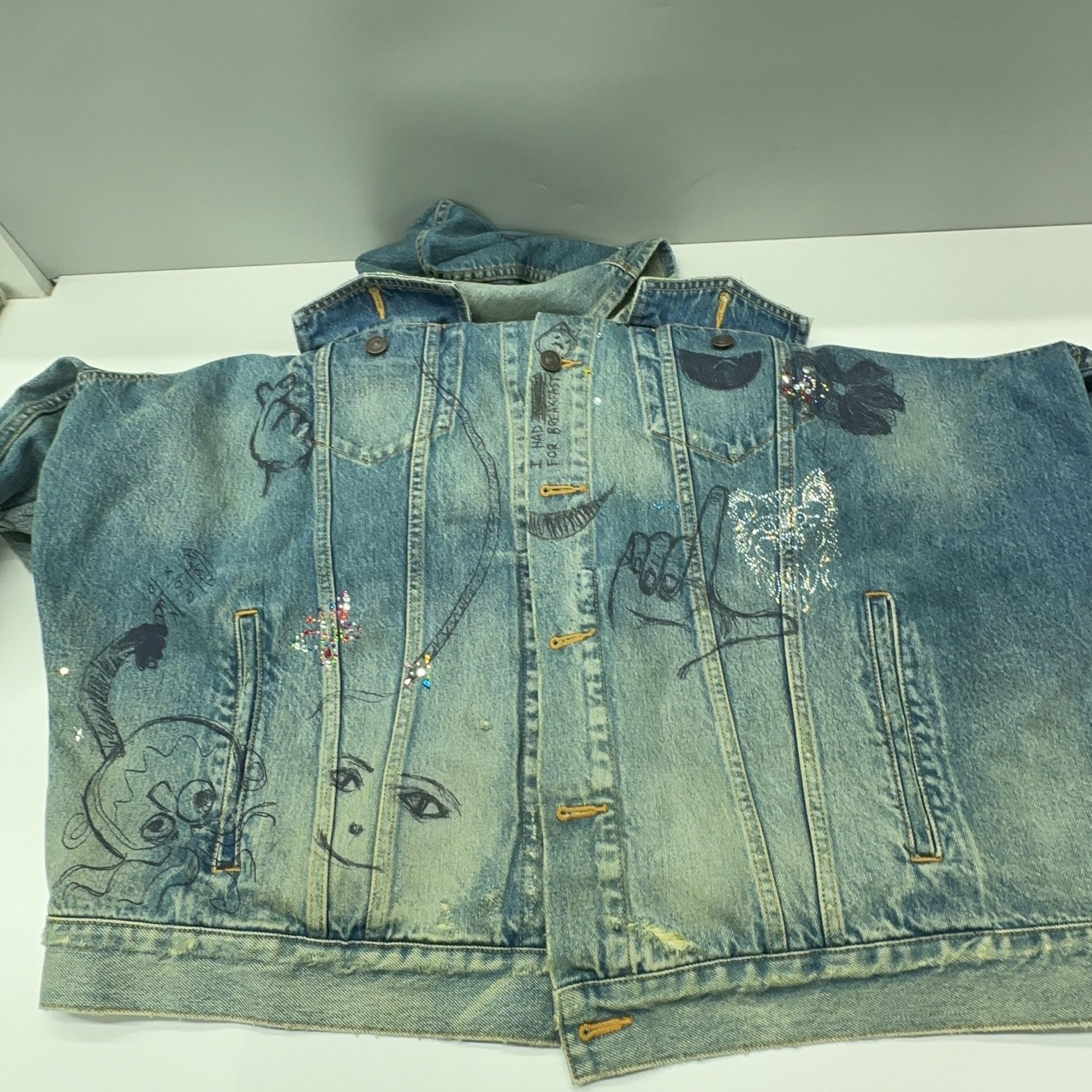Balenciaga Balenciaga Graffiti Print Denim Hoodie Jacket Size M Size US M / EU 48-50 / 2 - 10 Thumbnail