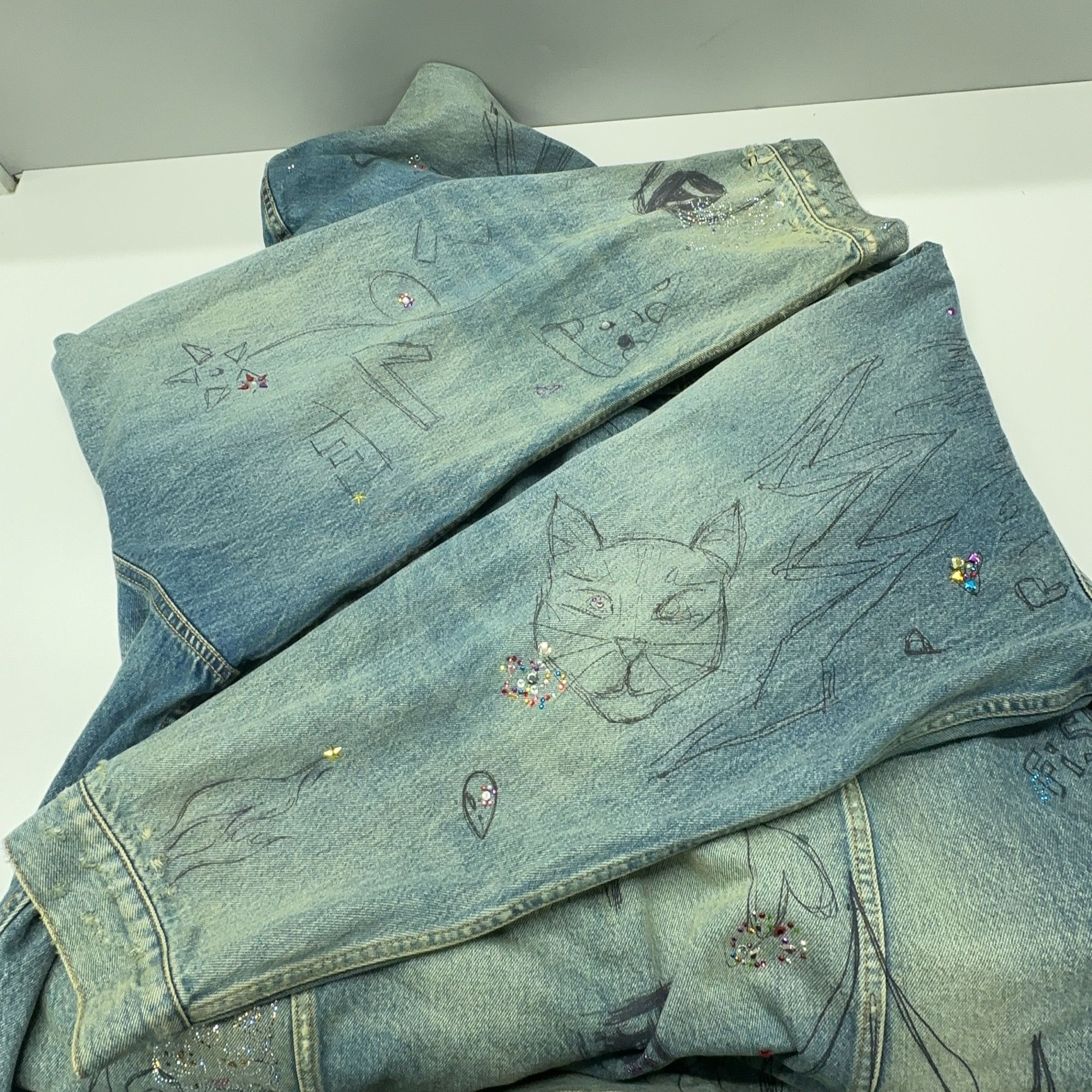 Balenciaga Balenciaga Graffiti Print Denim Hoodie Jacket Size M Size US M / EU 48-50 / 2 - 16 Thumbnail