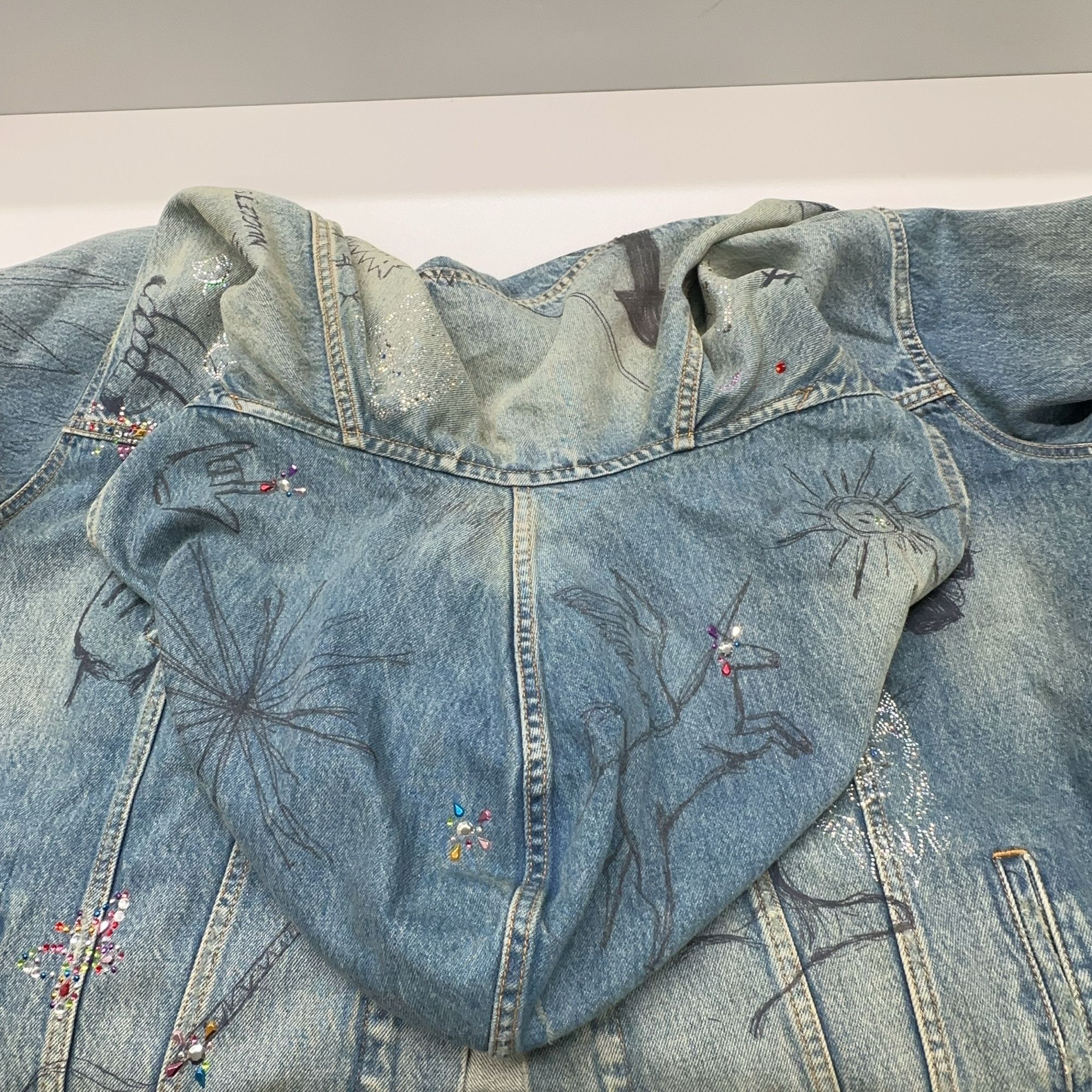 Balenciaga Balenciaga Graffiti Print Denim Hoodie Jacket Size M Size US M / EU 48-50 / 2 - 8 Thumbnail