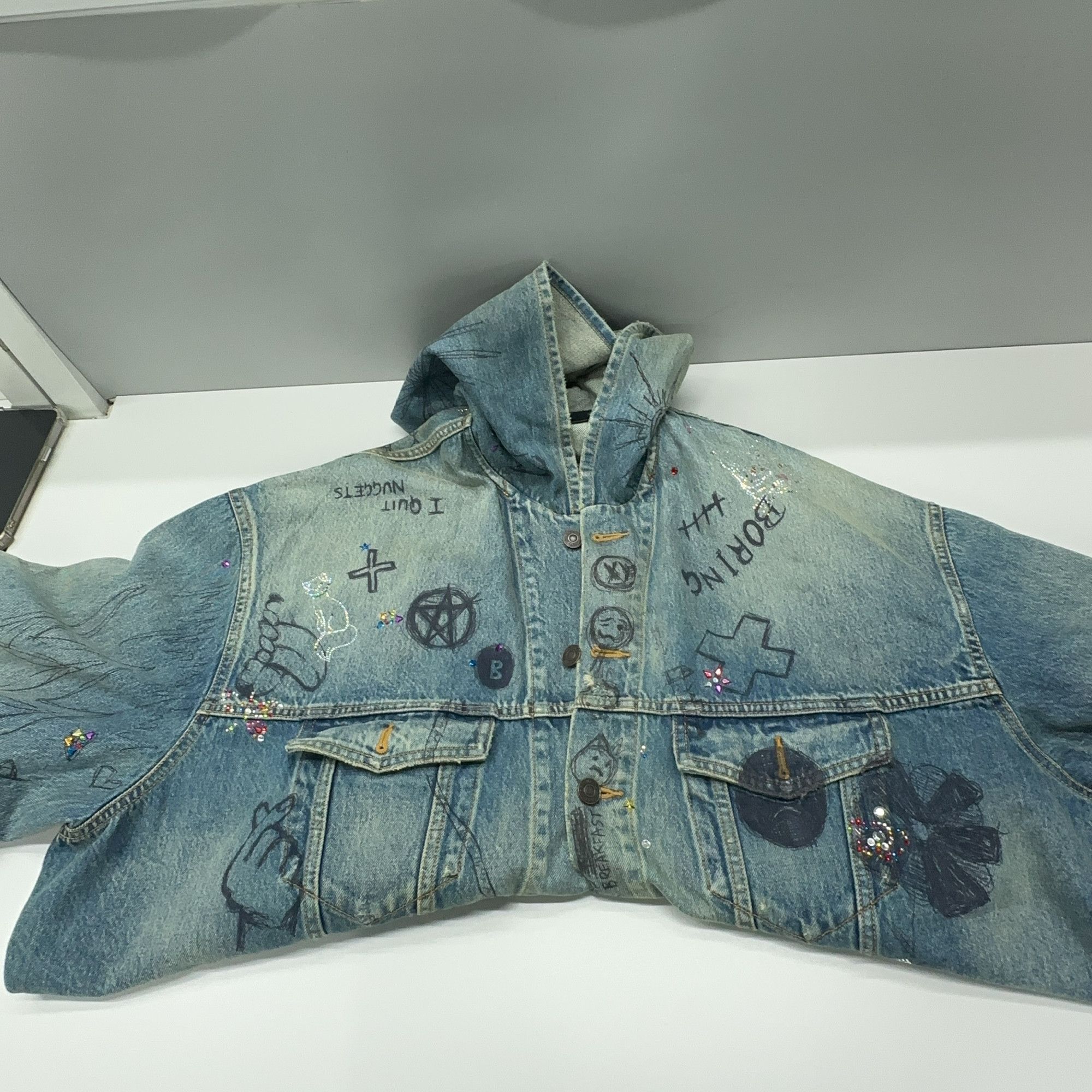 Balenciaga Balenciaga Graffiti Print Denim Hoodie Jacket Size M Size US M / EU 48-50 / 2 - 9 Thumbnail