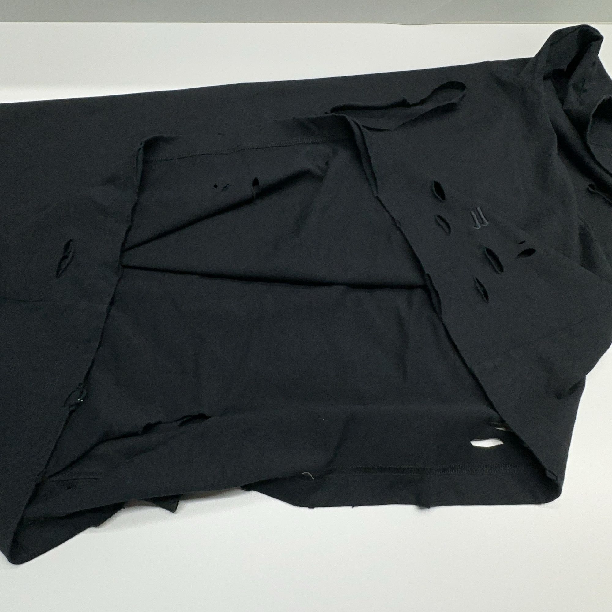 Balenciaga Balenciaga Distressed T-Shirt Size XS Size US XS / EU 42 / 0 - 8 Thumbnail