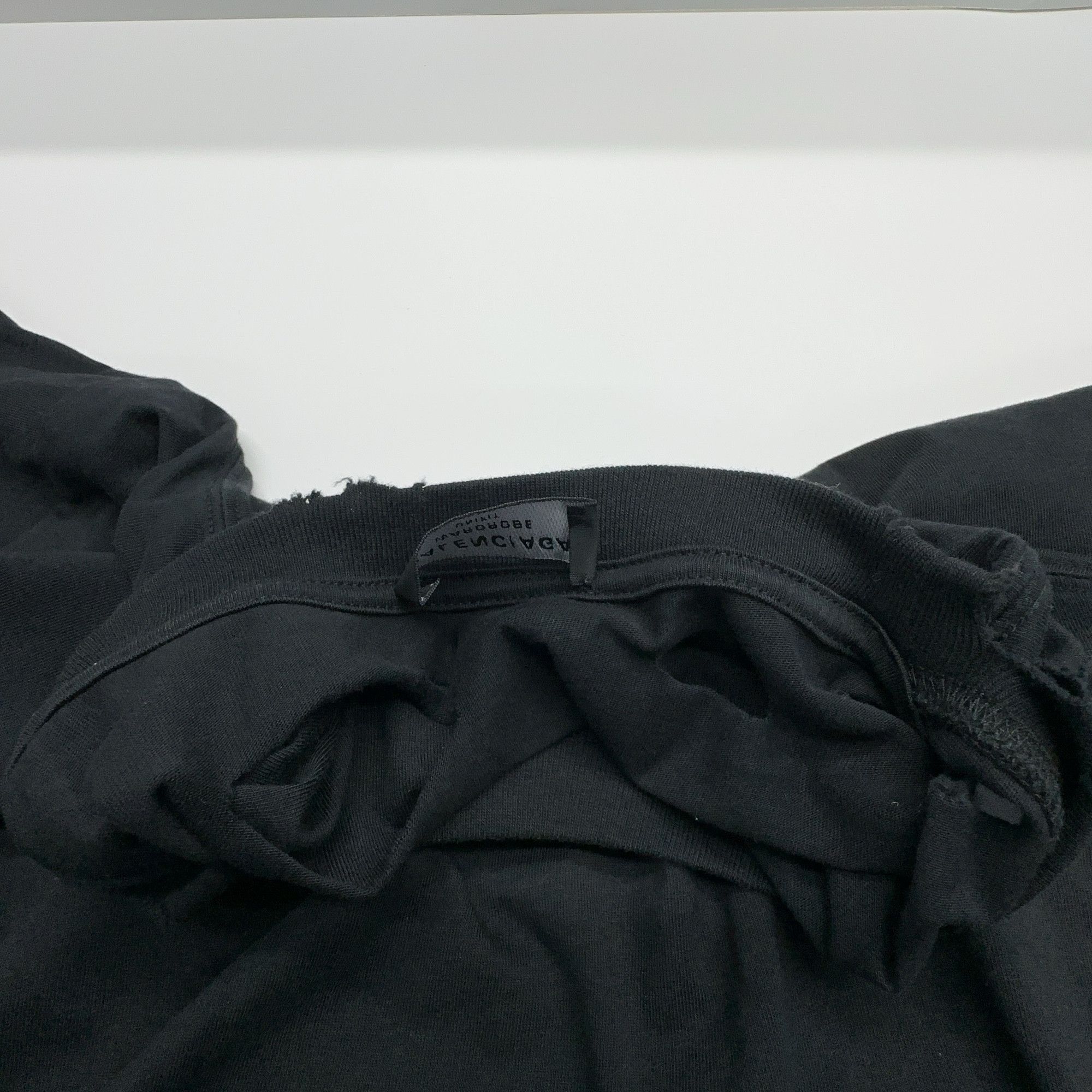 Balenciaga Balenciaga Distressed T-Shirt Size XS Size US XS / EU 42 / 0 - 5 Thumbnail