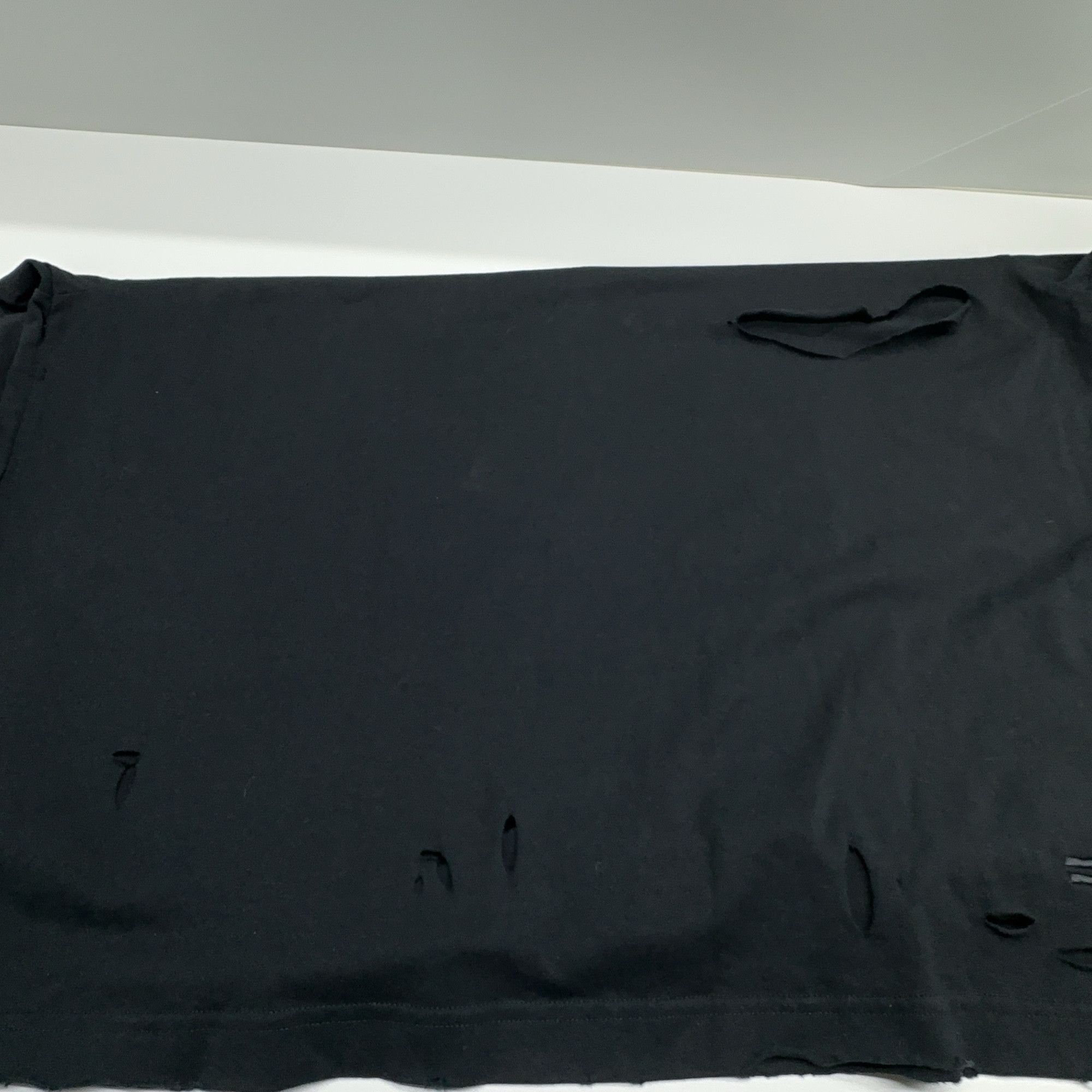 Balenciaga Balenciaga Distressed T-Shirt Size XS Size US XS / EU 42 / 0 - 7 Thumbnail