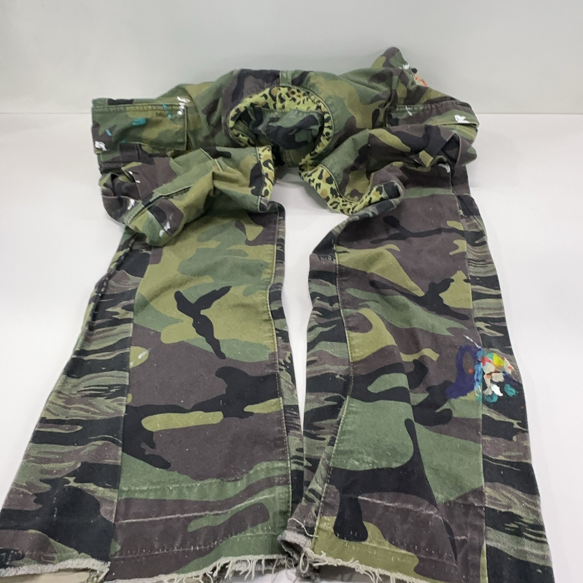 Gallery Dept. Gallery Dept. Camo Flare Cargo Pants Size 31 Size US 31 - 7 Thumbnail