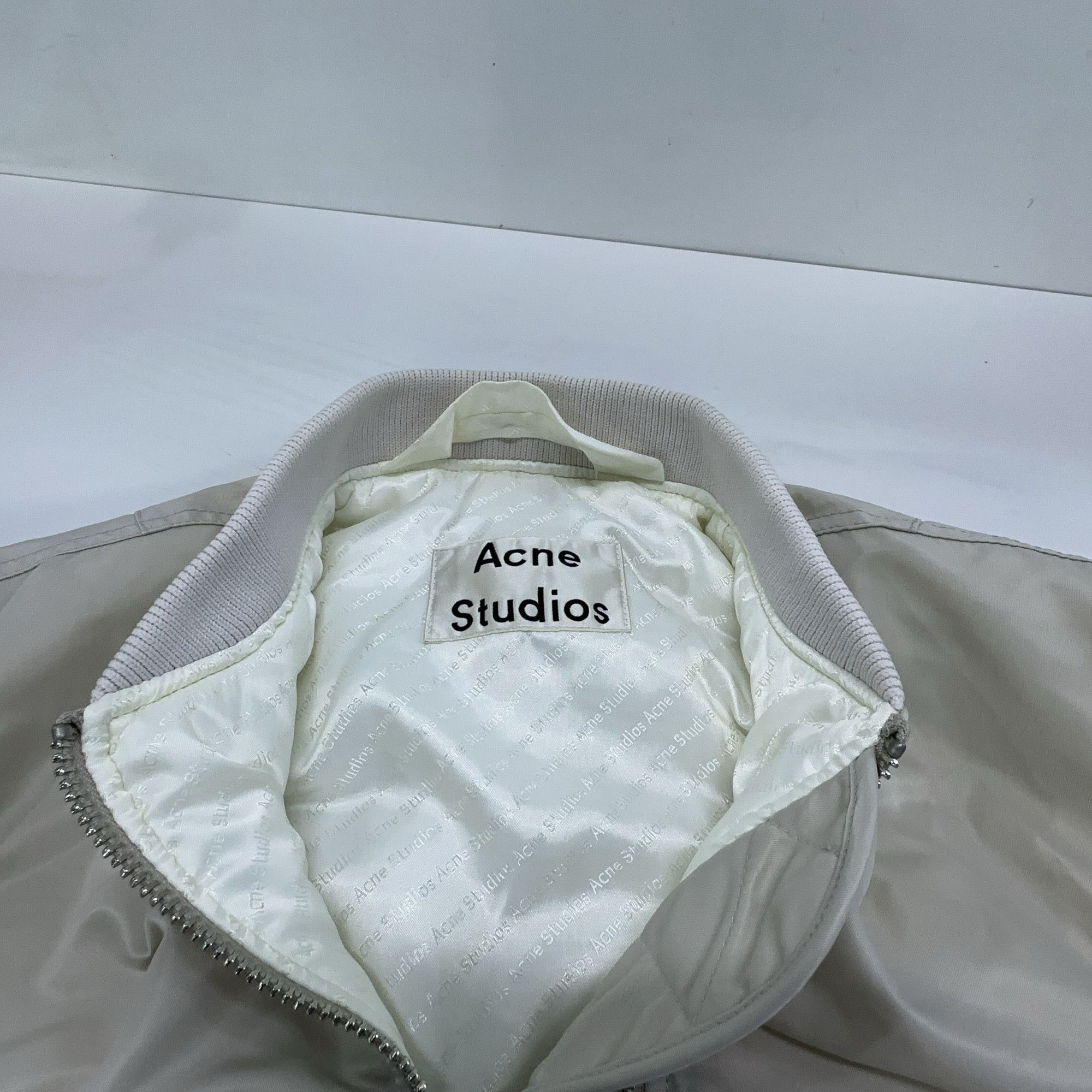 Acne Studios Acne Studios Beige Bomber Jacket Size S Size US S / EU 44-46 / 1 - 5 Thumbnail