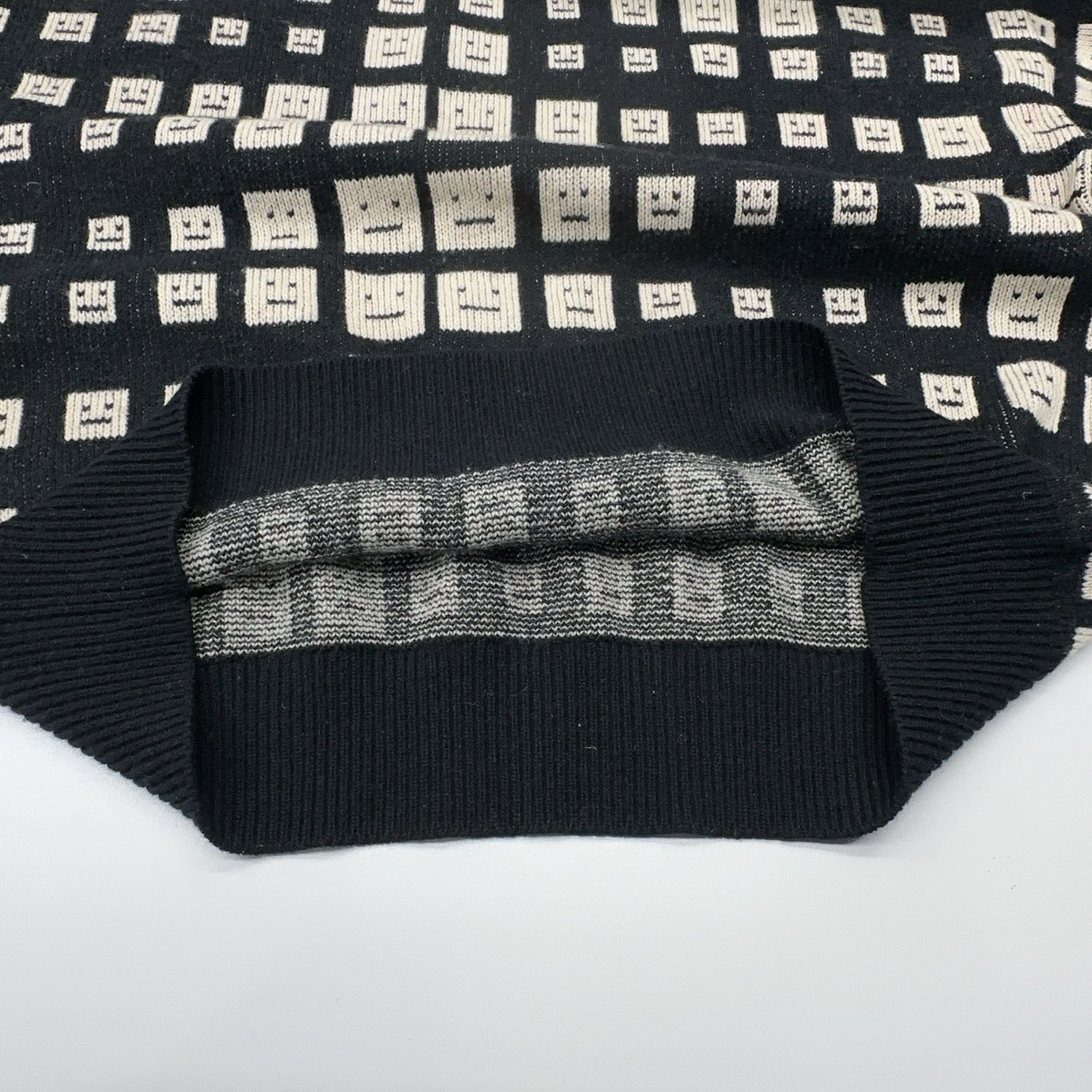 Acne Studios Acne Studios Face Pattern Knit Sweater Size M Size US M / EU 48-50 / 2 - 8 Thumbnail