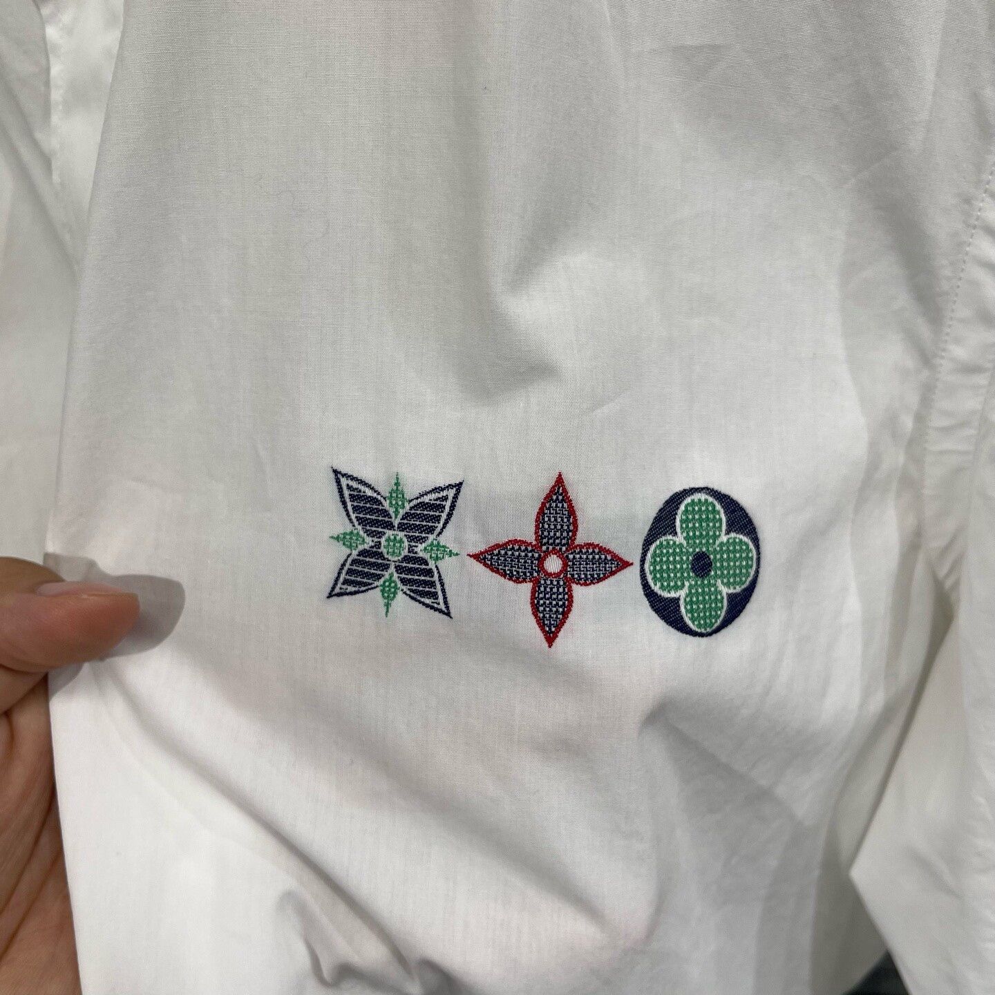 Louis Vuitton Louis Vuitton Classic Logo Embroidered Shirt Size US M / EU 48-50 / 2 - 4 Thumbnail