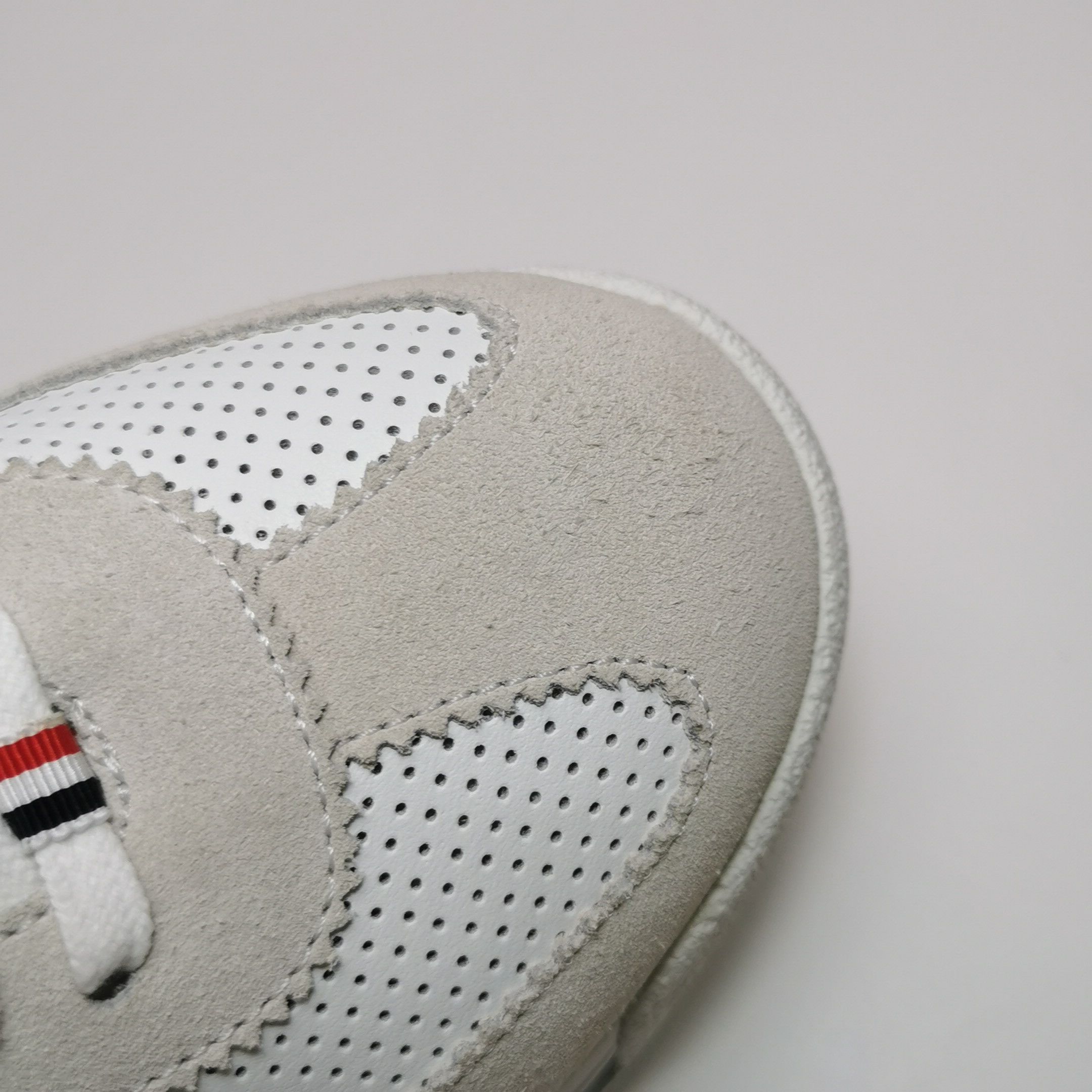 Thom Browne Thom Browne Men 7 Lowtop Sneakers Size US 7 / EU 40 - 8 Thumbnail