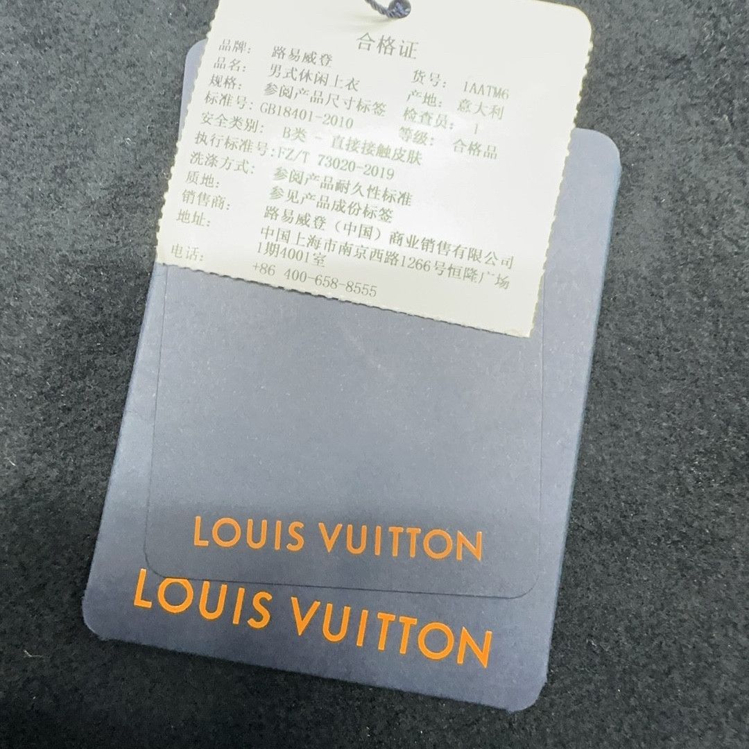 Louis Vuitton Louis Vuitton Logo Patch Zip Up Hoodie Size M Size US M / EU 48-50 / 2 - 5 Thumbnail