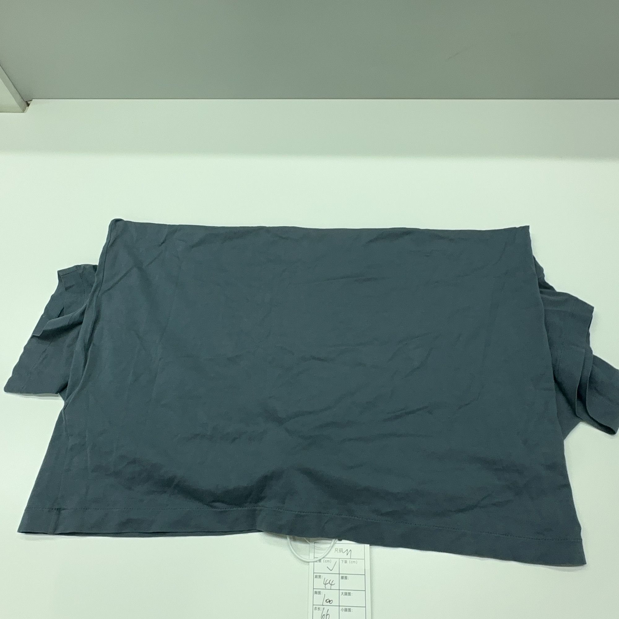 Louis Vuitton Louis Vuitton LV Cup Graphic T-Shirt Size M Size US M / EU 48-50 / 2 - 13 Thumbnail