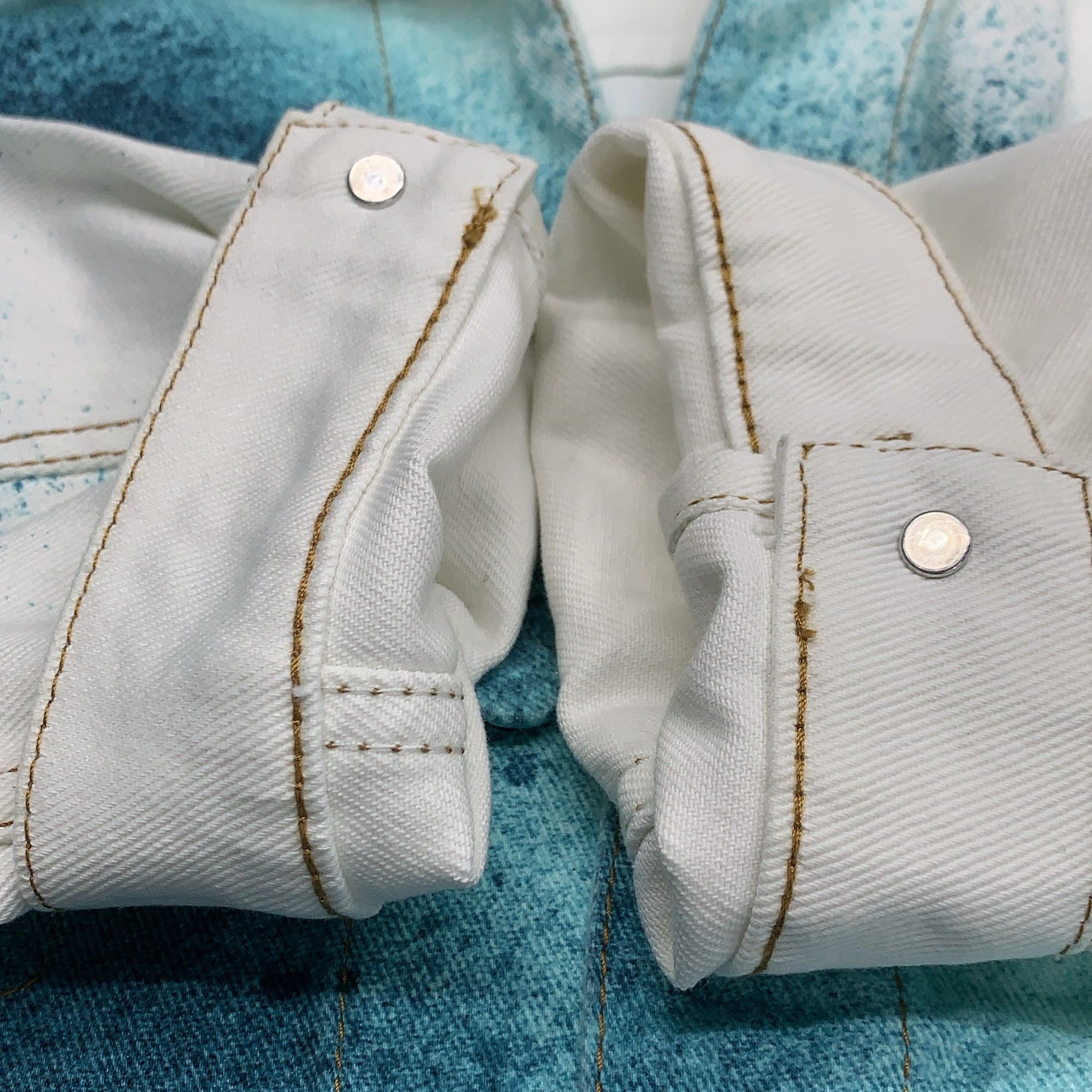 Louis Vuitton Louis Vuitton Spray Paint Denim Jacket Size 52 Size US L / EU 52-54 / 3 - 6 Thumbnail