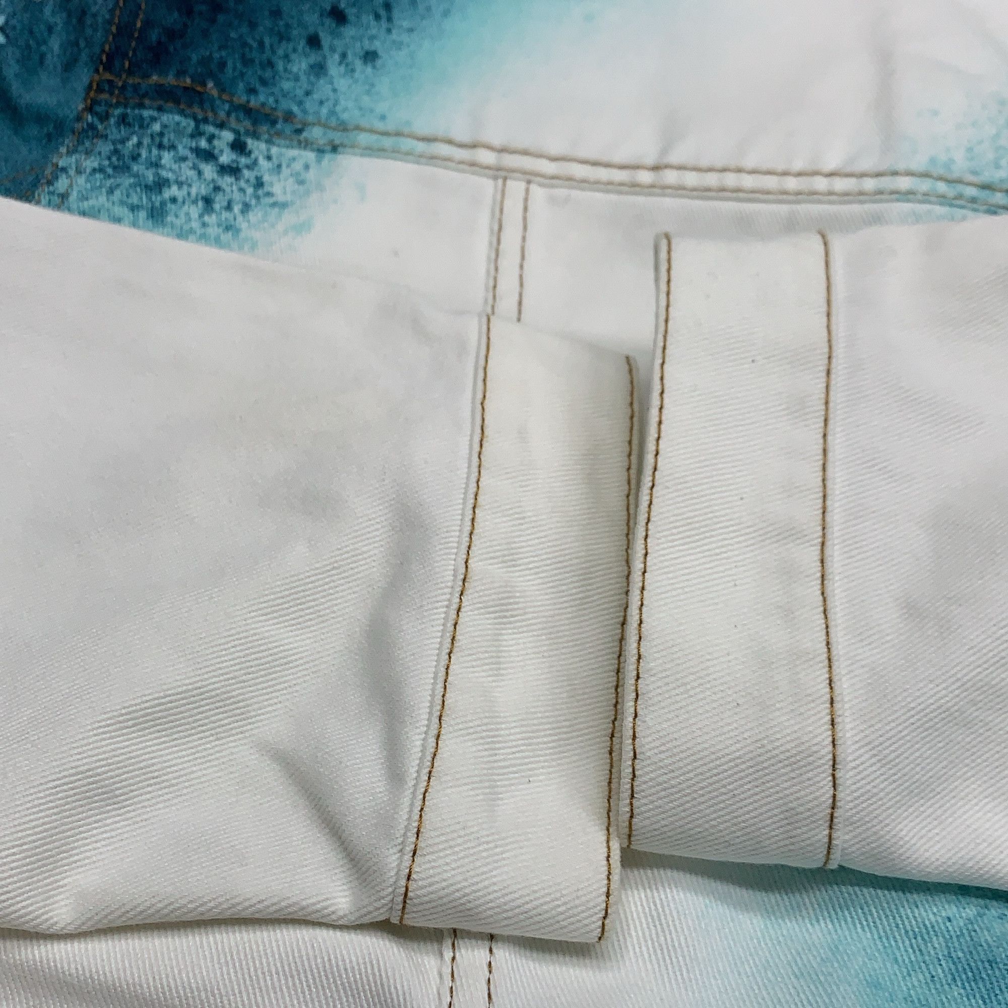 Louis Vuitton Louis Vuitton Spray Paint Denim Jacket Size 52 Size US L / EU 52-54 / 3 - 9 Thumbnail