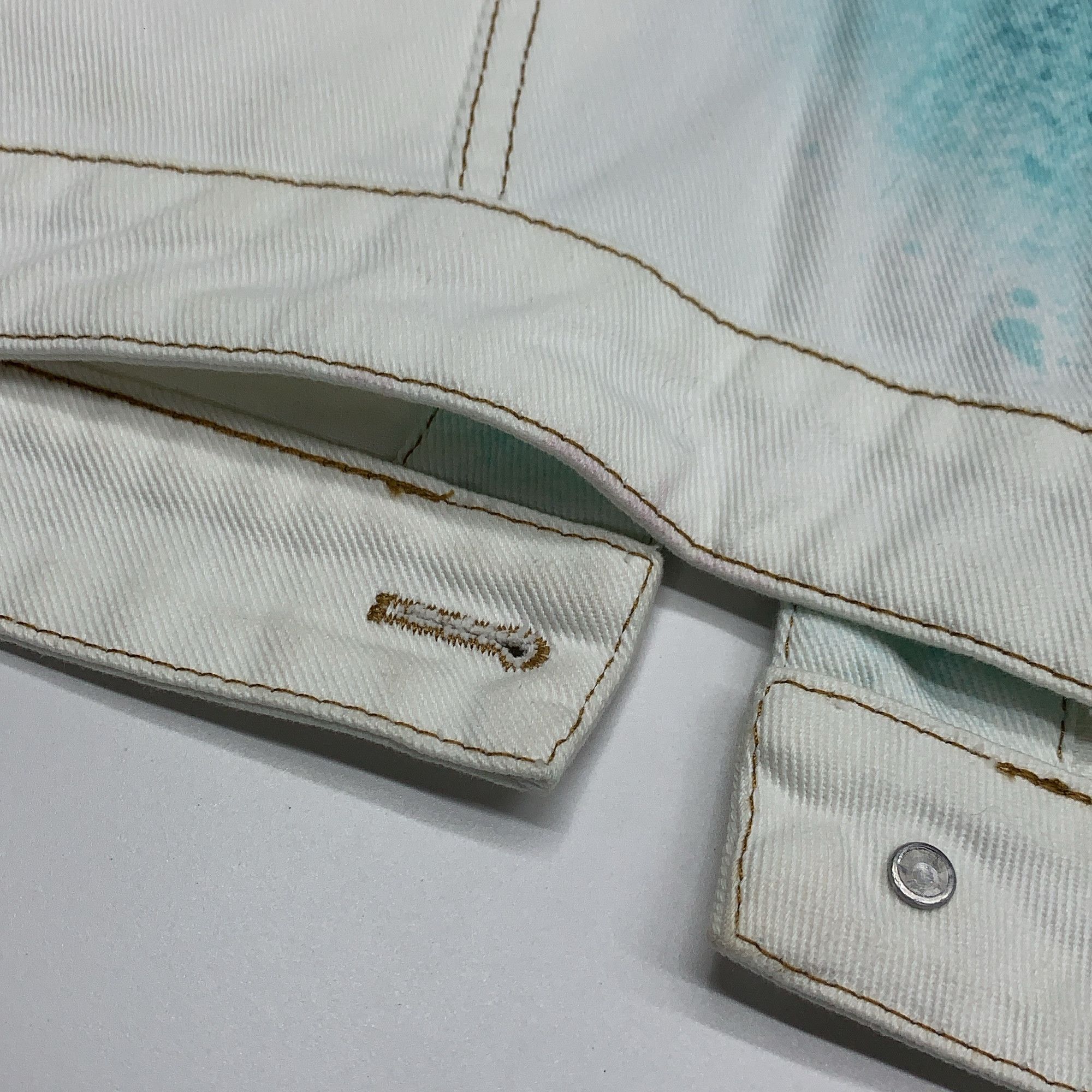 Louis Vuitton Louis Vuitton Spray Paint Denim Jacket Size 52 Size US L / EU 52-54 / 3 - 8 Thumbnail