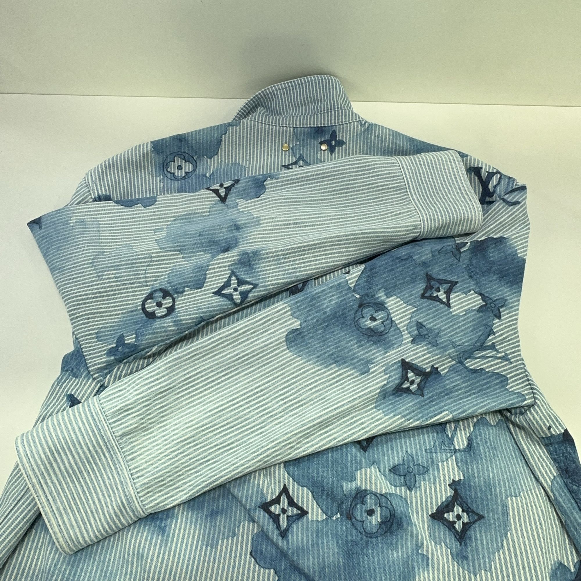 Louis Vuitton Louis Vuitton Monogram Striped Shirt Size L Size US L / EU 52-54 / 3 - 13 Thumbnail