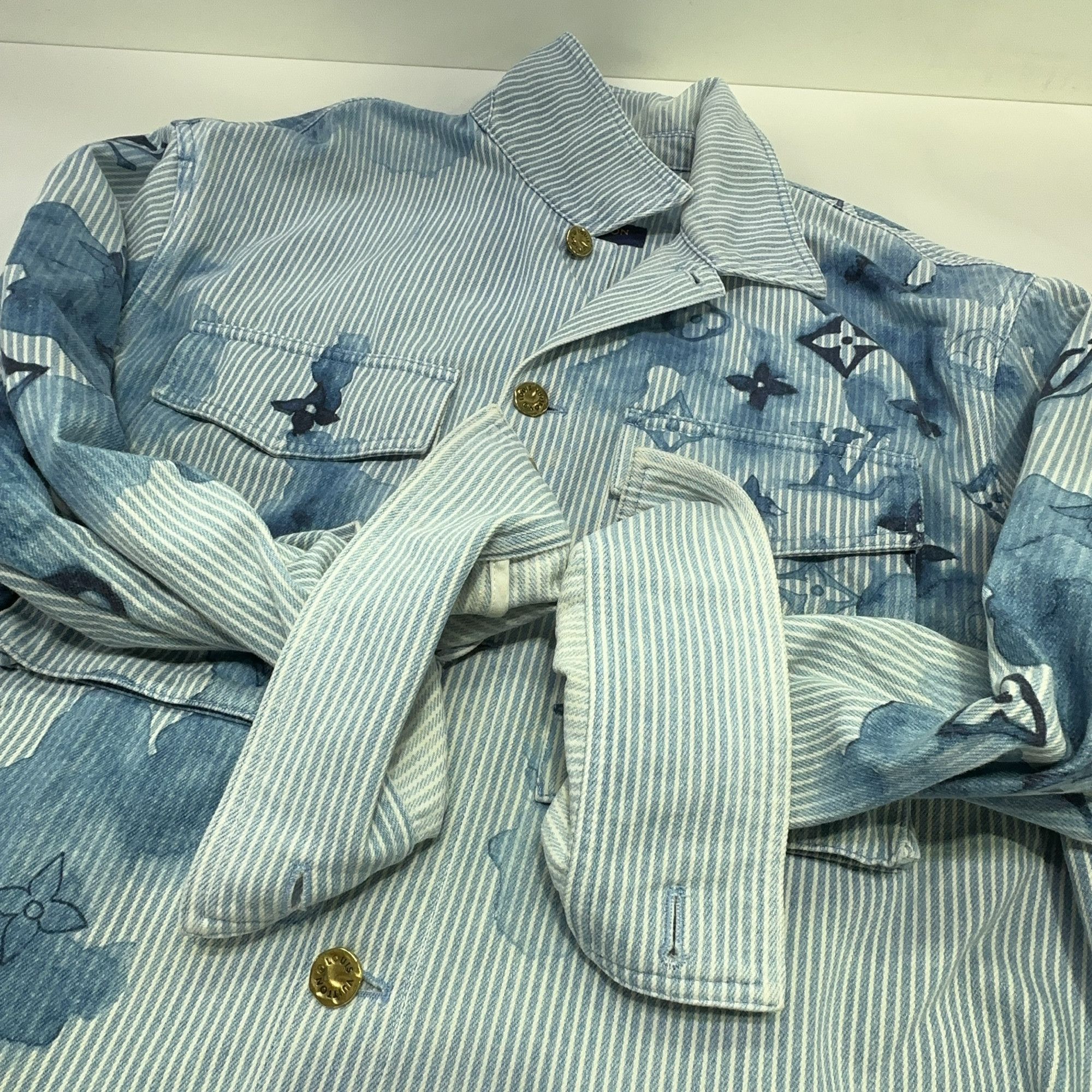 Louis Vuitton Louis Vuitton Monogram Striped Shirt Size L Size US L / EU 52-54 / 3 - 10 Thumbnail