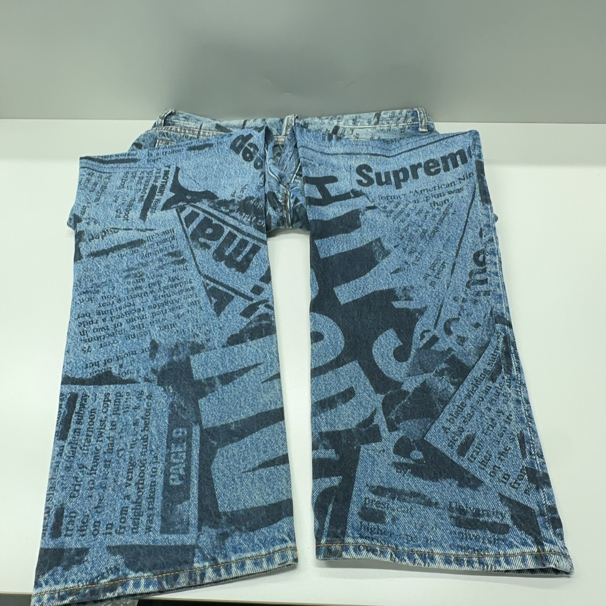 Supreme Supreme Newspaper Print Jeans Size 32 Size US 32 / EU 48 - 10 Thumbnail