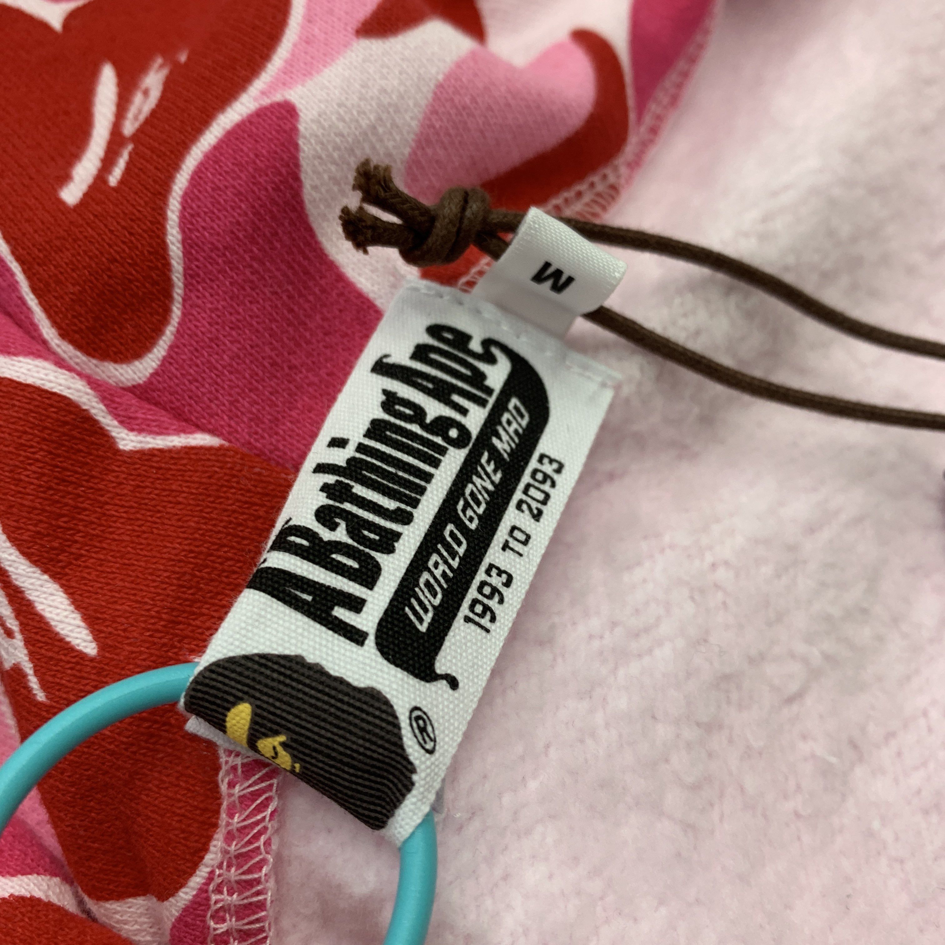 Bape A Bathing Ape Pink Camo Shark Hoodie Size M Size US M / EU 48-50 / 2 - 2 Thumbnail