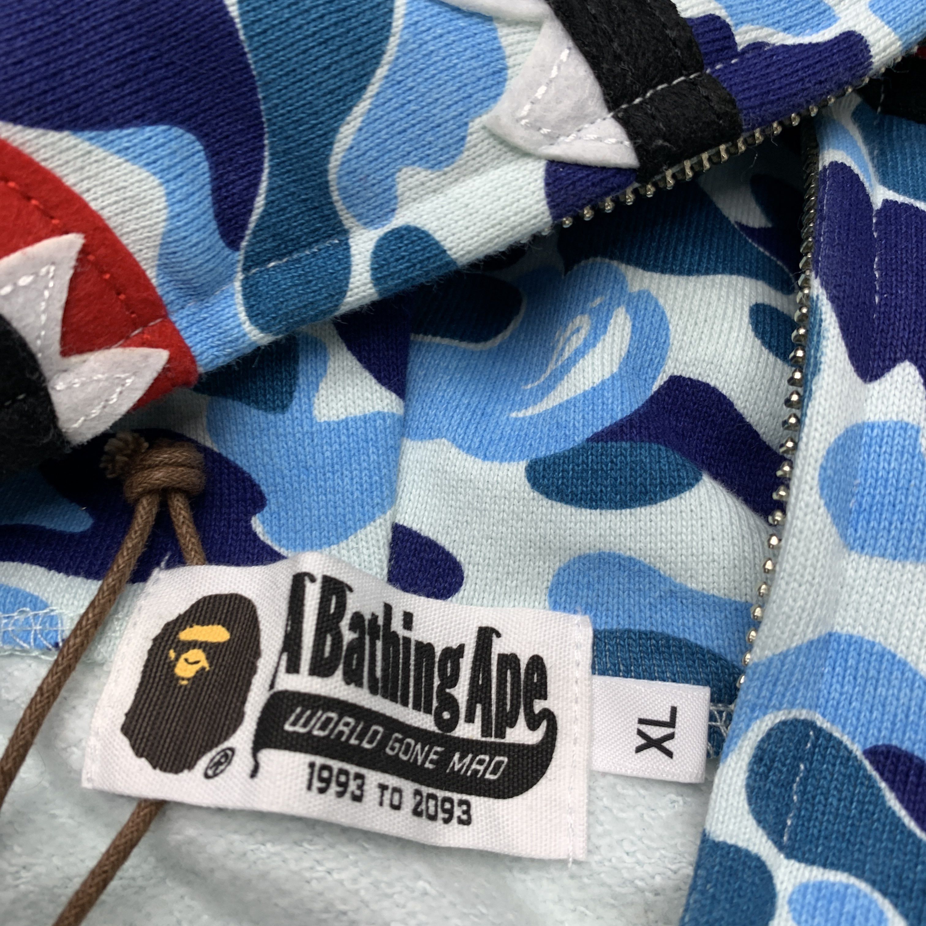 Bape A Bathing Ape Blue Camo Shark Hoodie Size XL Size US XL / EU 56 / 4 - 3 Thumbnail
