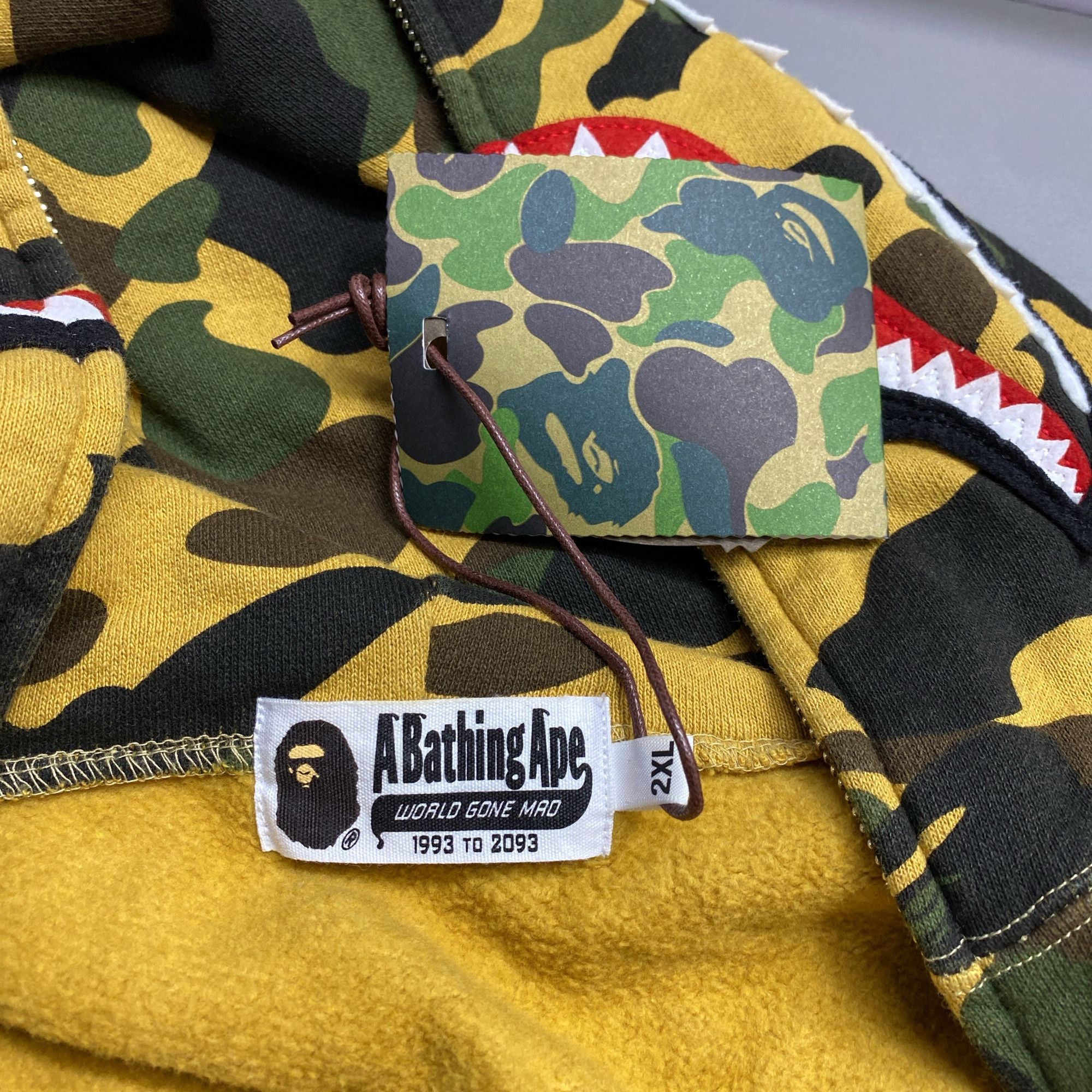 Bape A Bathing Ape Camo Shark Hoodie Size XXL Size US XXL / EU 58 / 5 - 3 Thumbnail