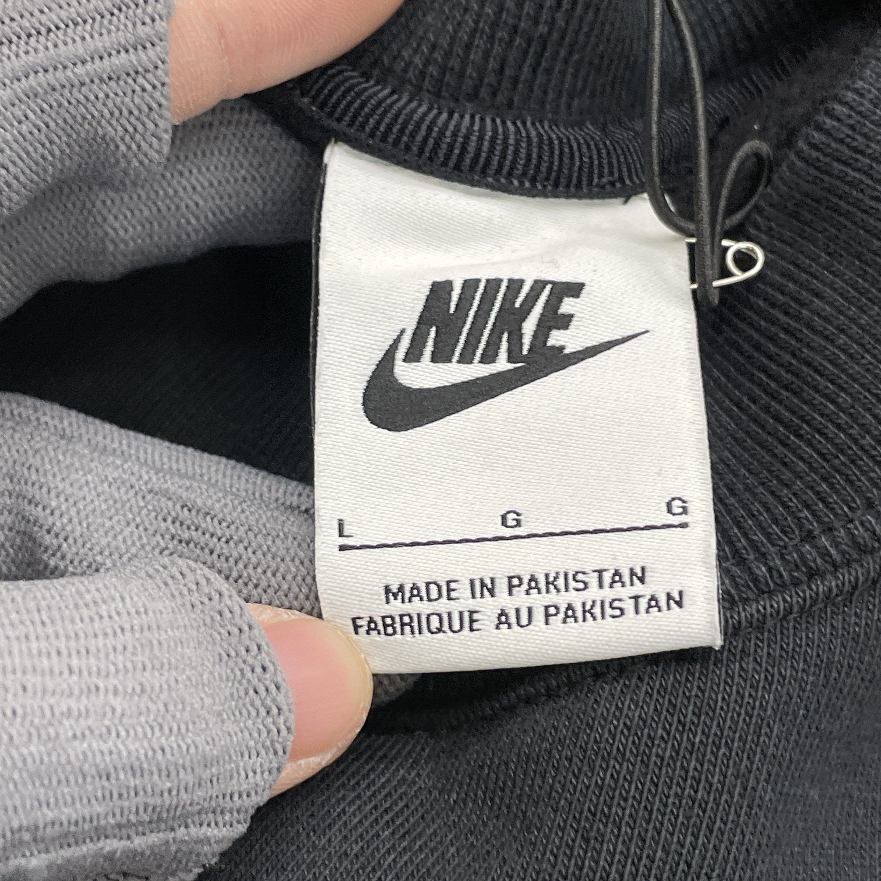 Nike Nike x Stussy Logo Crewneck Sweatshirt Size L Size US L / EU 52-54 / 3 - 3 Thumbnail
