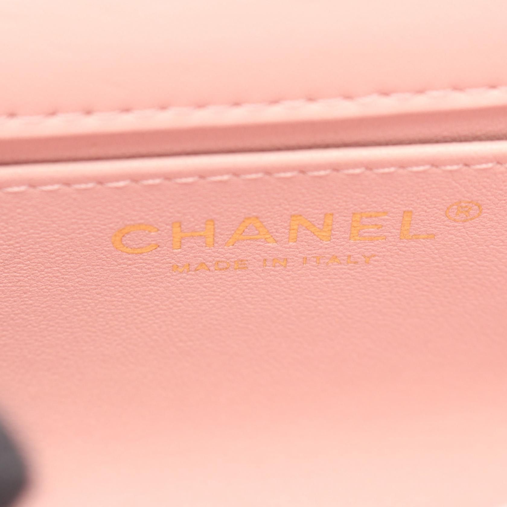 Chanel Chanel Chanel Mini Matelasse Lambskin Shoulder Bag Leather Shoulder Bag AS3456 DUTY FREE for USA Size ONE SIZE - 4 Thumbnail