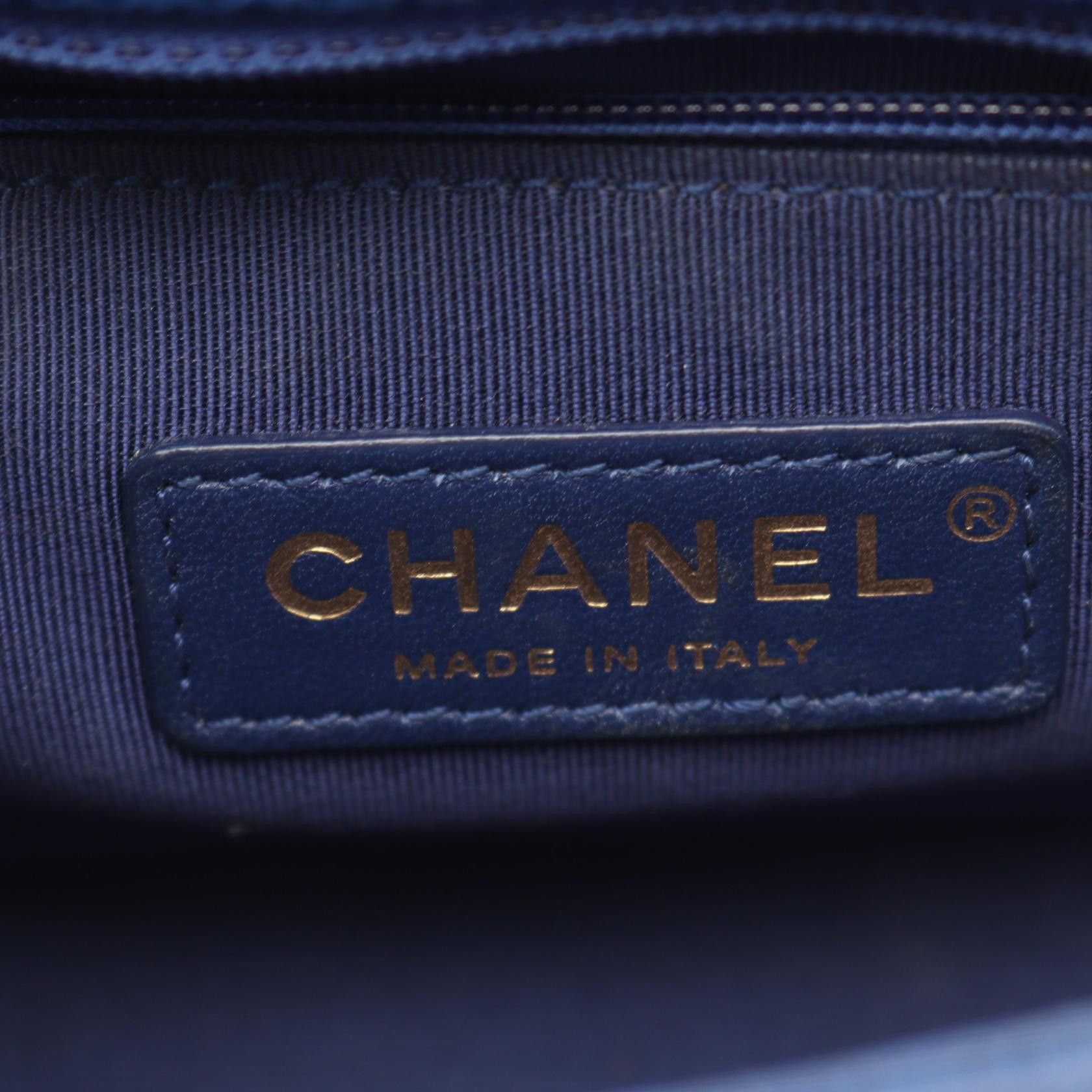 Chanel Chanel Chanel Matelasse Calf 2way Shoulder Bag Leather Shoulder Bag A91903 DUTY FREE for USA Size ONE SIZE - 4 Thumbnail
