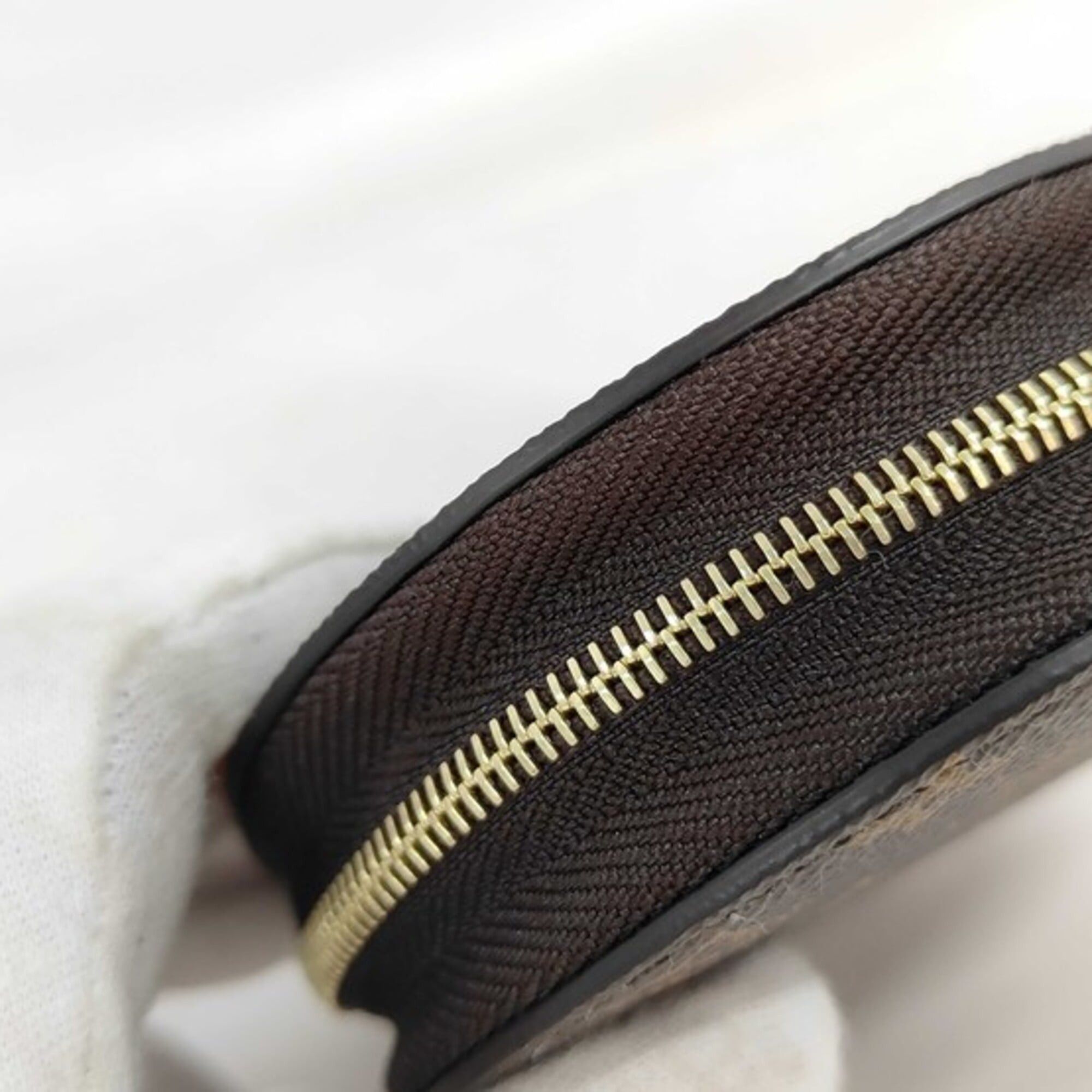 Louis Vuitton Louis Vuitton Monogram Eyeshadow Pouch LBC002 Bag Brown Leather Women's Size ONE SIZE - 5 Thumbnail