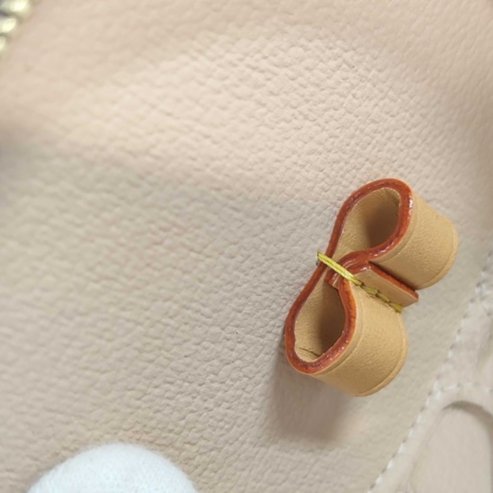 Louis Vuitton Louis Vuitton Monogram Eyeshadow Pouch LBC002 Bag Brown Leather Women's Size ONE SIZE - 9 Thumbnail