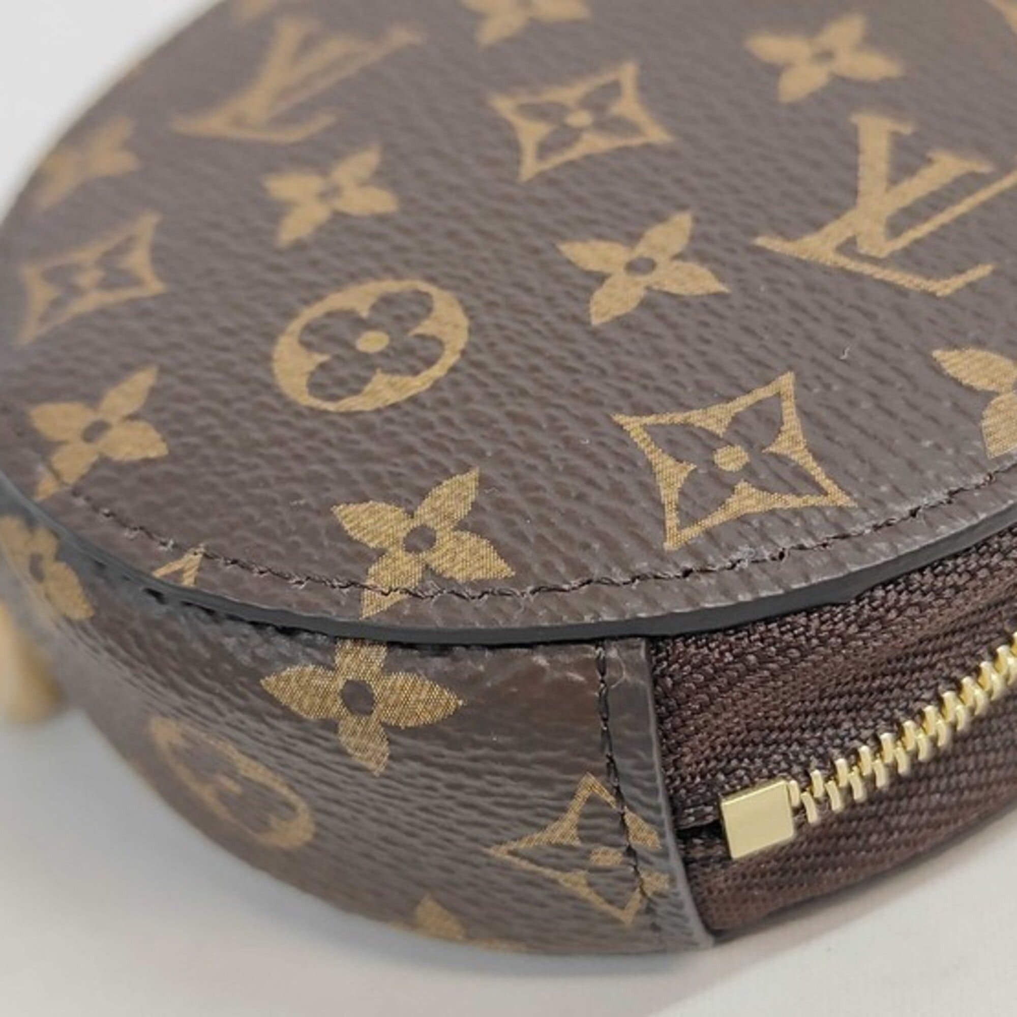 Louis Vuitton Louis Vuitton Monogram Eyeshadow Pouch LBC002 Bag Brown Leather Women's Size ONE SIZE - 3 Thumbnail