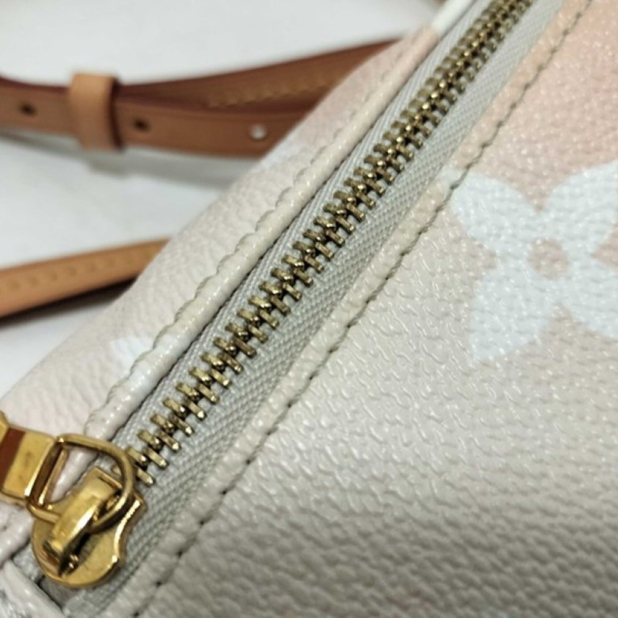 Louis Vuitton Louis Vuitton Backpack by The Pool Tiny M45764 Blume Leather Women's Size ONE SIZE - 8 Thumbnail