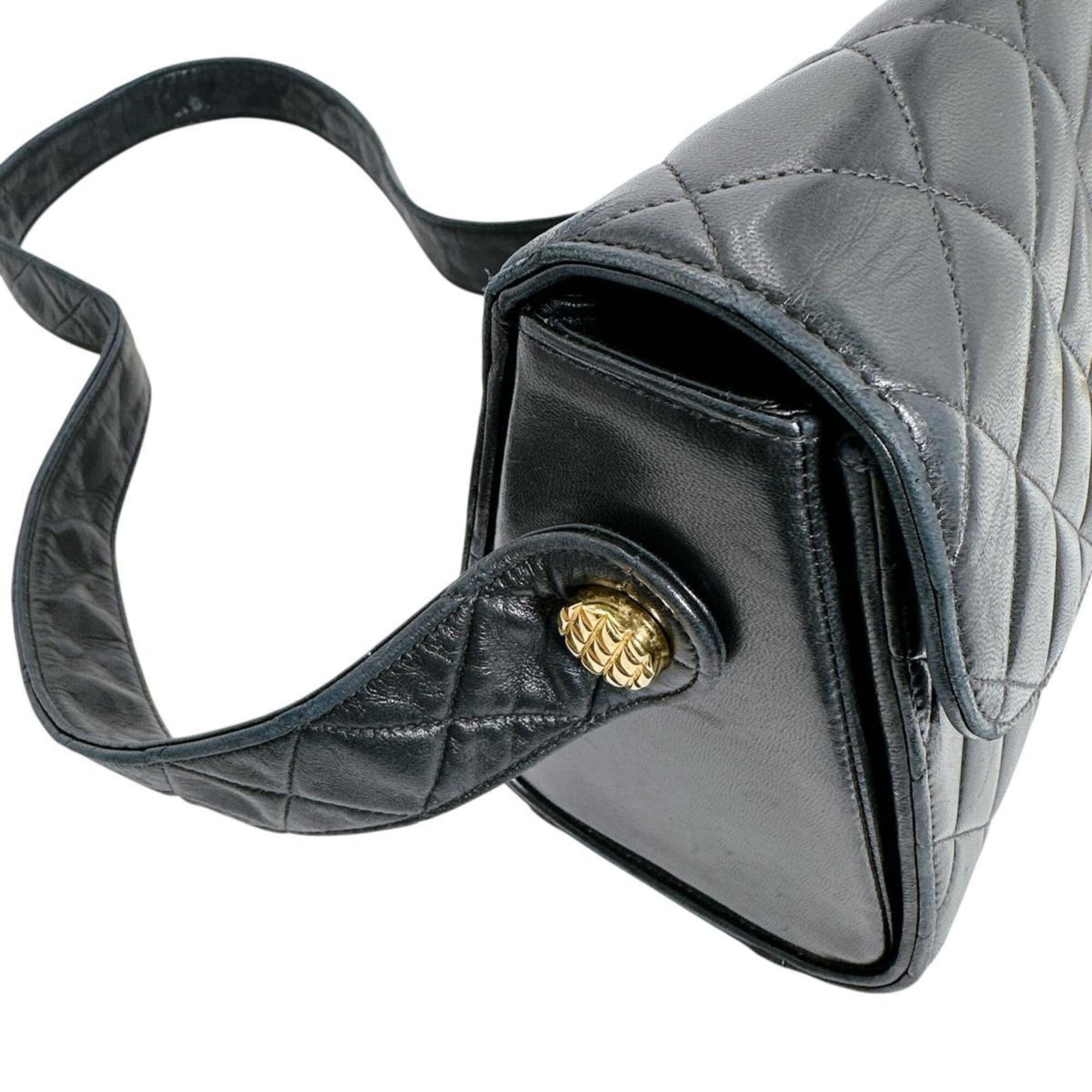 Chanel Chanel body bag/shoulder bag, lambskin, matelassé, black. Size ONE SIZE - 13 Thumbnail