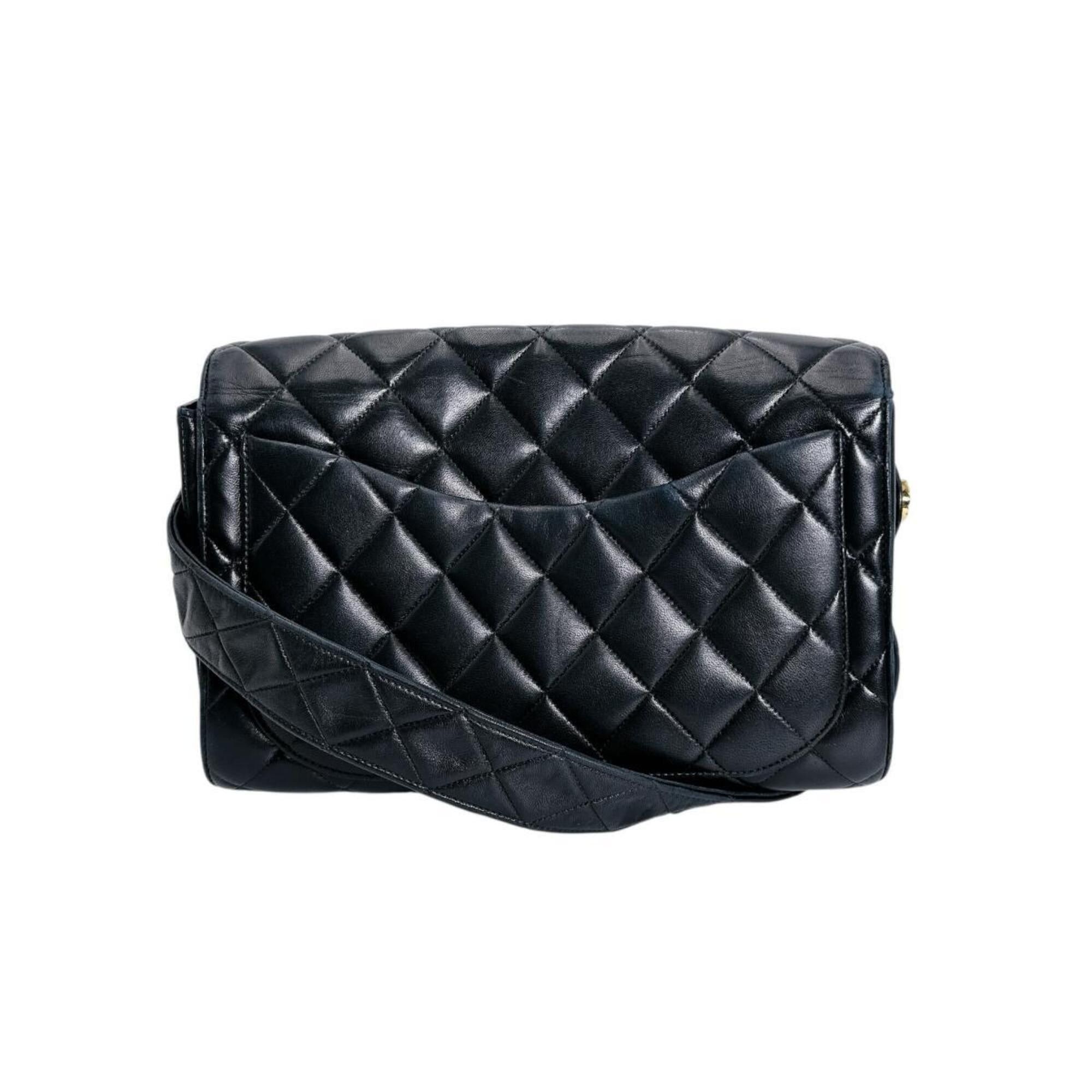 Chanel Chanel body bag/shoulder bag, lambskin, matelassé, black. Size ONE SIZE - 3 Thumbnail