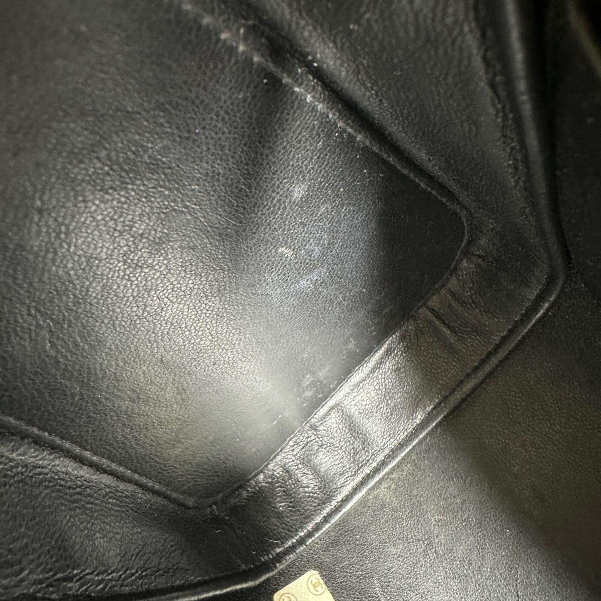 Chanel Chanel body bag/shoulder bag, lambskin, matelassé, black. Size ONE SIZE - 18 Thumbnail