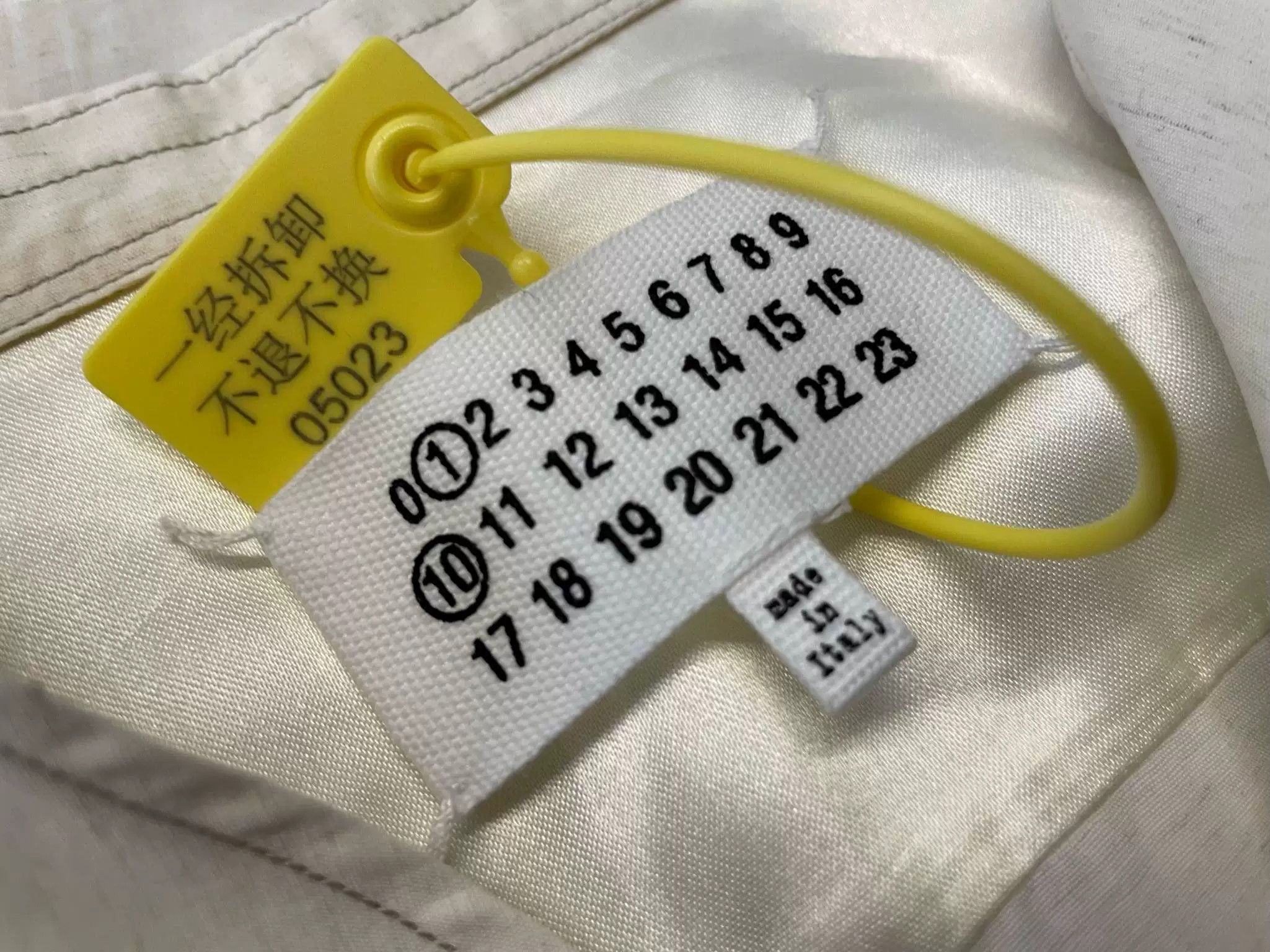 Maison Margiela Maison Margiela White Short-Sleeve Shirt Size US M / EU 48-50 / 2 - 6 Thumbnail