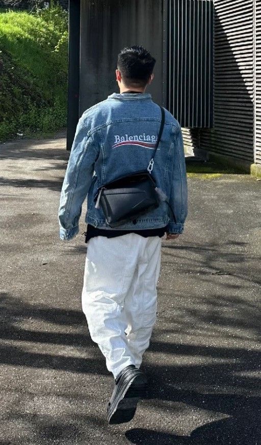 Balenciaga Balenciaga Blue Washed Denim Jacket Size US S / EU 44-46 / 1 - 4 Thumbnail