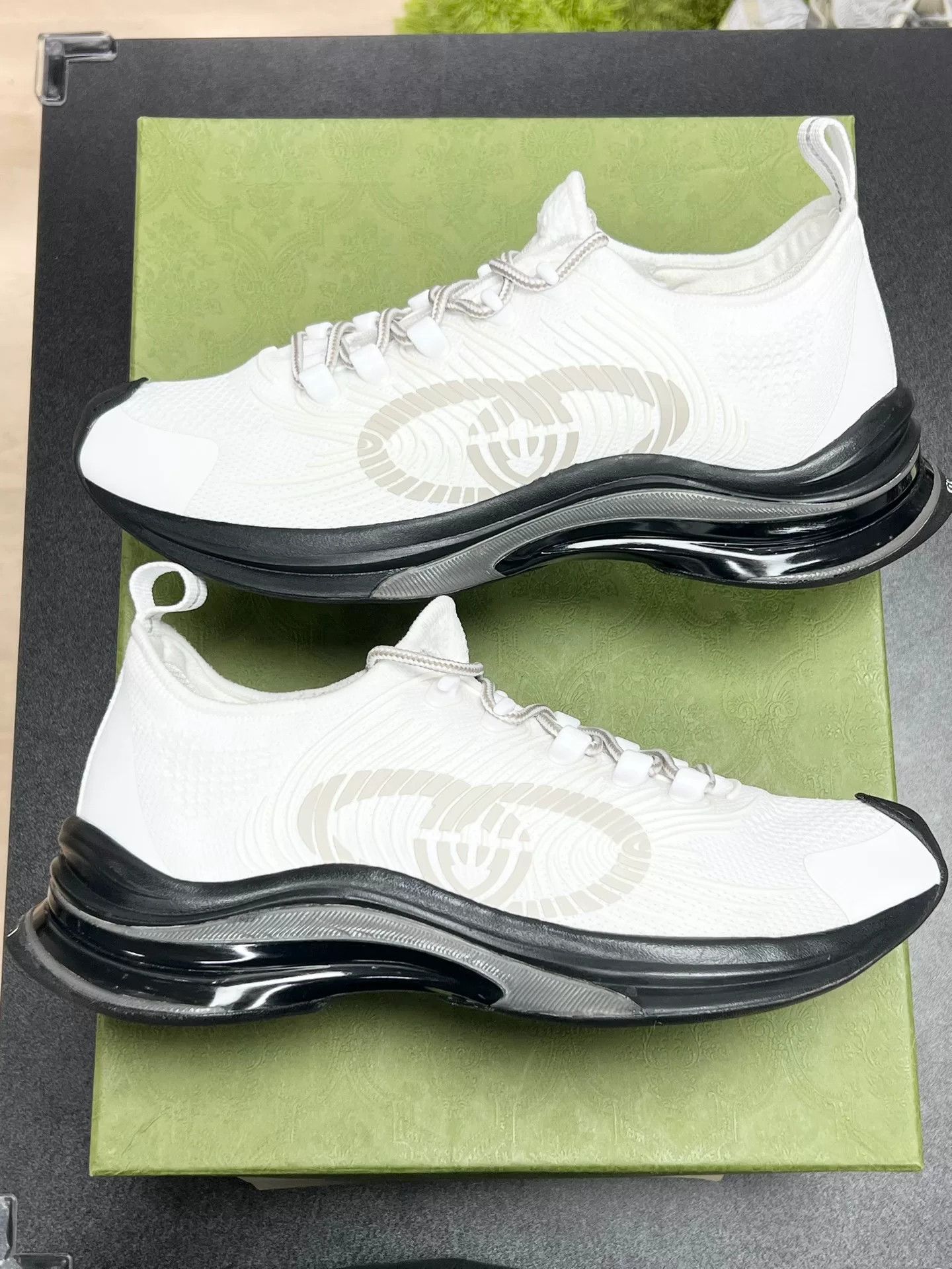 Gucci Gucci Run White Sneakers Size 42.5 Size US 9.5 / EU 42-43 - 5 Thumbnail