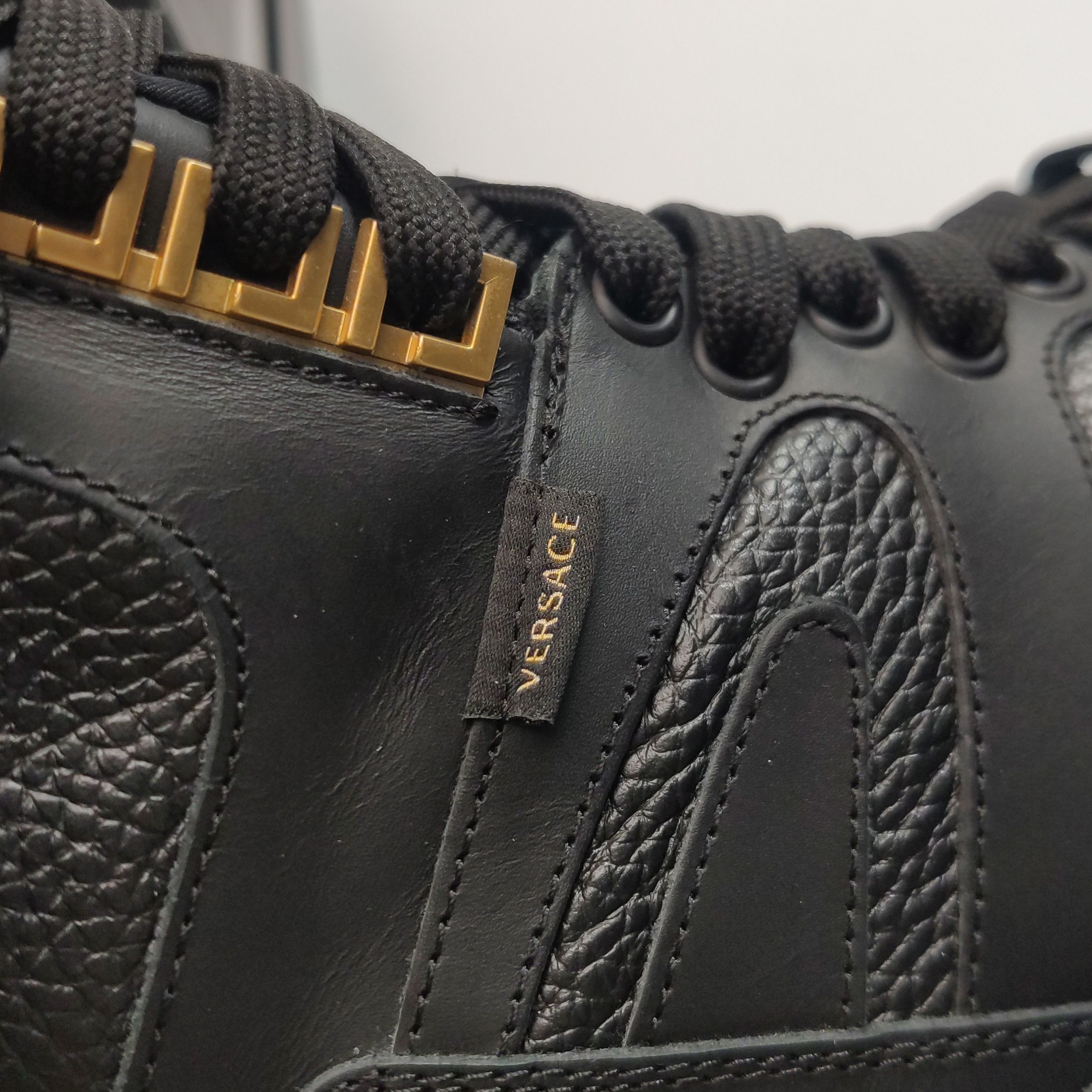 Versace Versace Men 6 Lowtop Sneakers Size US 6 / EU 39 - 16 Thumbnail