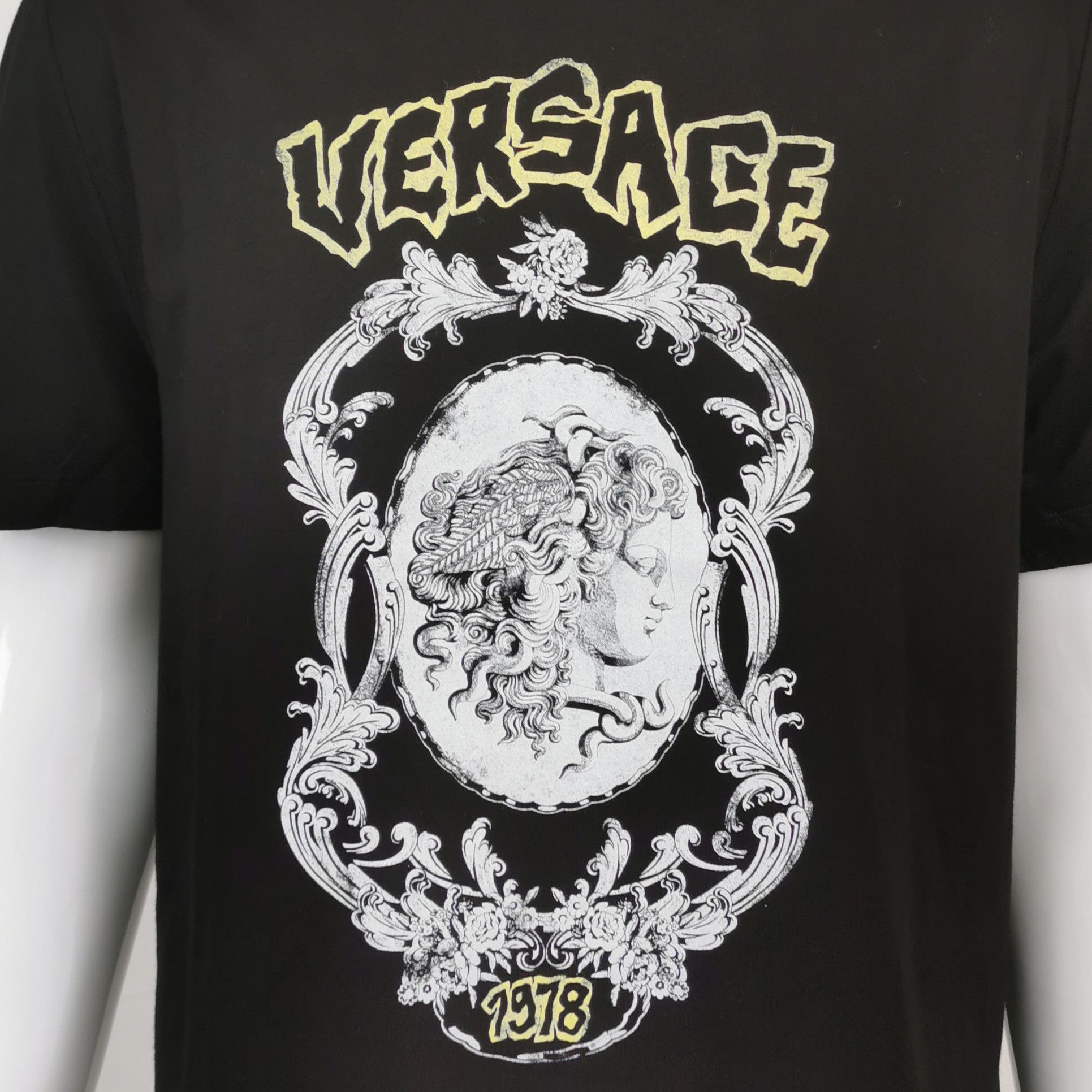 Versace Versace Men l Short Sleeve Shirts Size US L / EU 52-54 / 3 - 3 Thumbnail