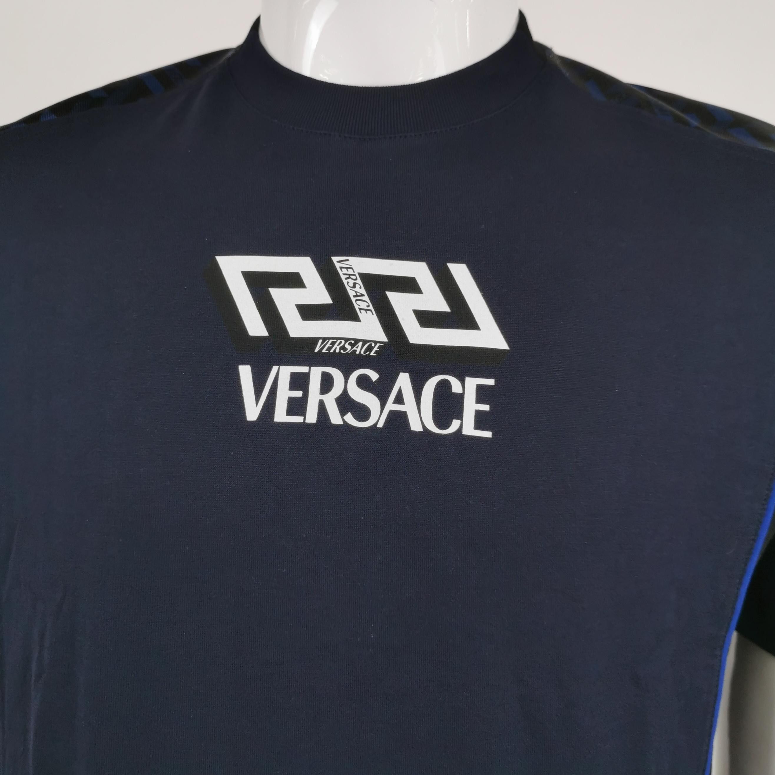 Versace Versace Men s Short Sleeve Shirts Size US S / EU 44-46 / 1 - 3 Thumbnail