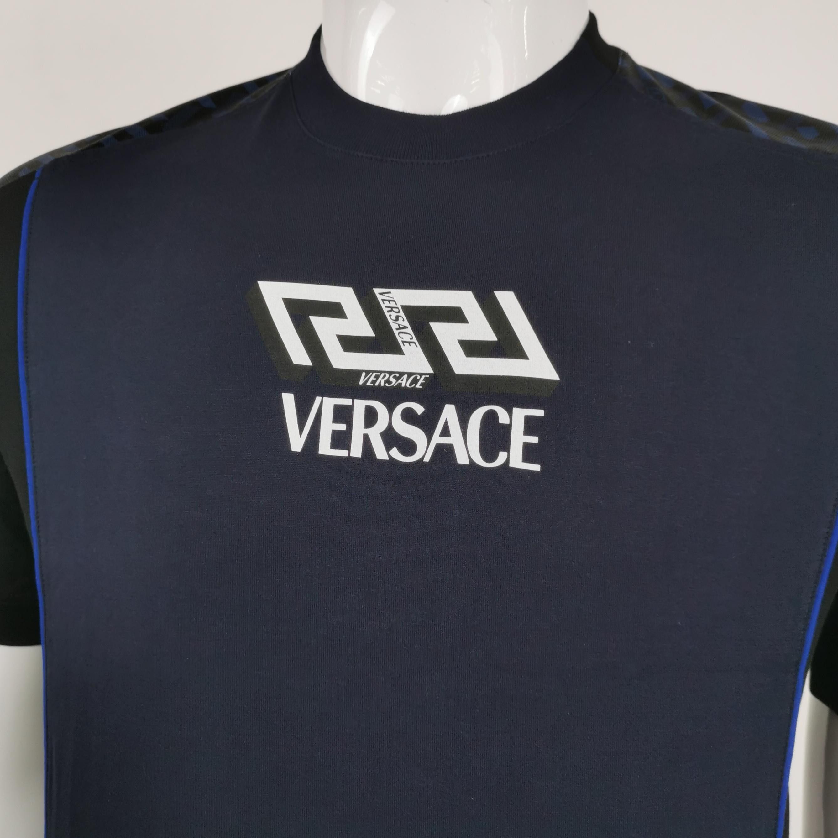 Versace Versace Men s Short Sleeve Shirts Size US S / EU 44-46 / 1 - 3 Thumbnail